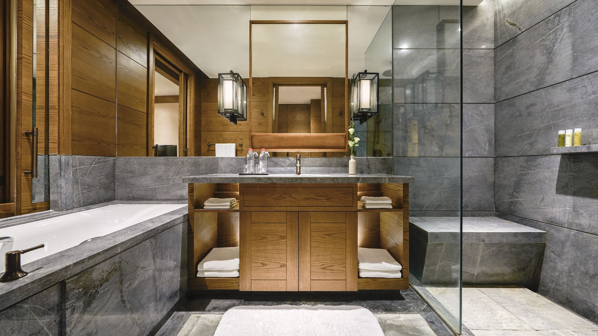 3 de 3 Hyatt Regency Changbaishan Regency Club Bathroom