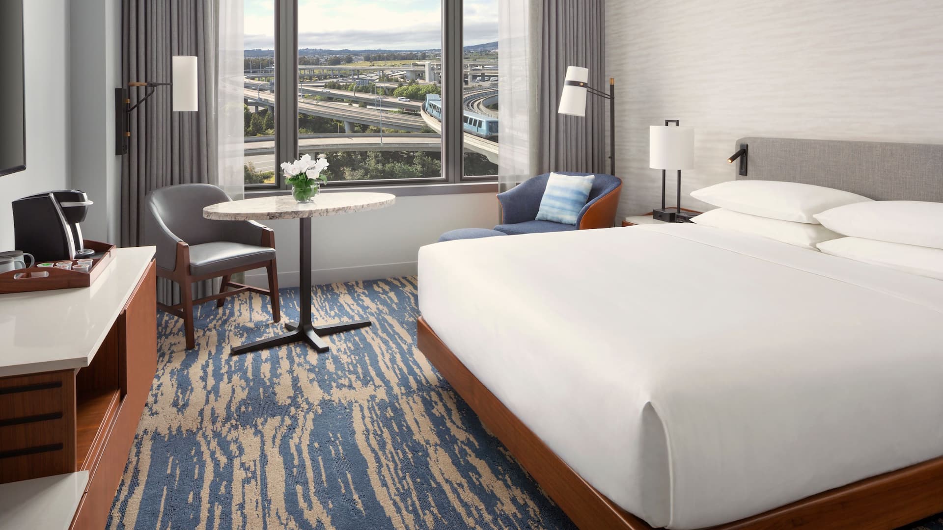 2/2 Grand Hyatt at SFO King Hilltop View