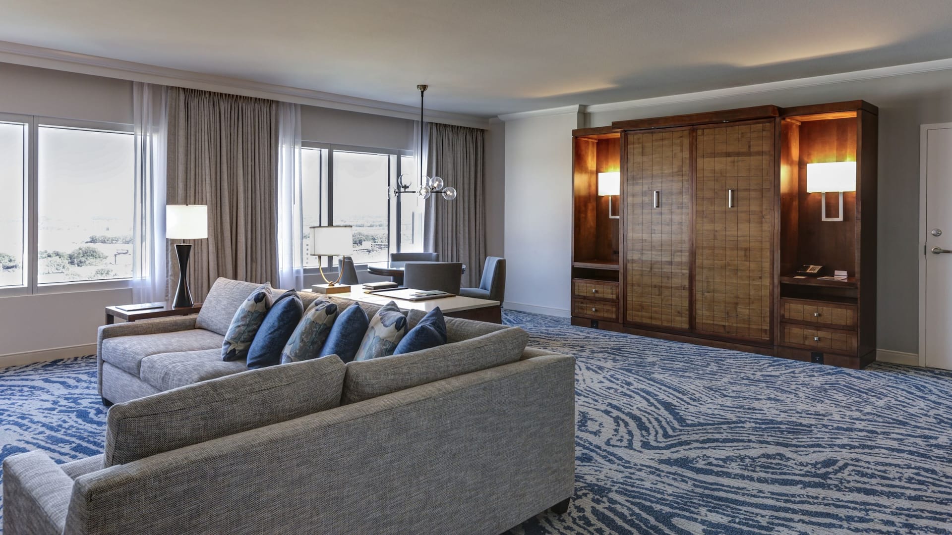 4/5 Hyatt Regency Orlando Family Suite Closed Murphy Bed