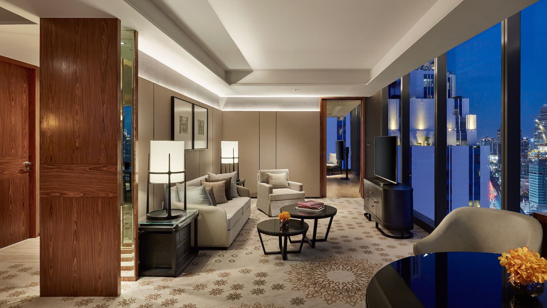 2/3 Hyatt Regency Bangkok Sukhumvit Premier Suite Living Area