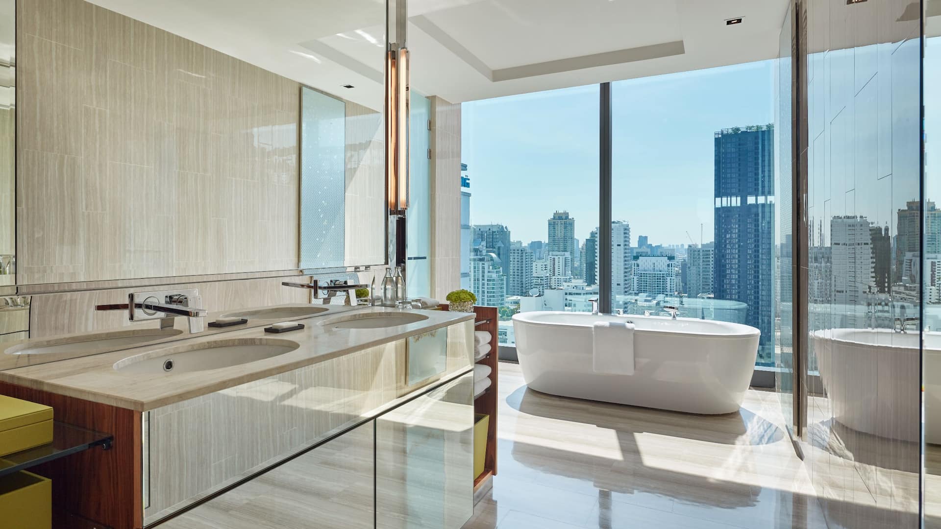 3/3 Hyatt Regency Bangkok Sukhumvit Premier Suite Bathroom