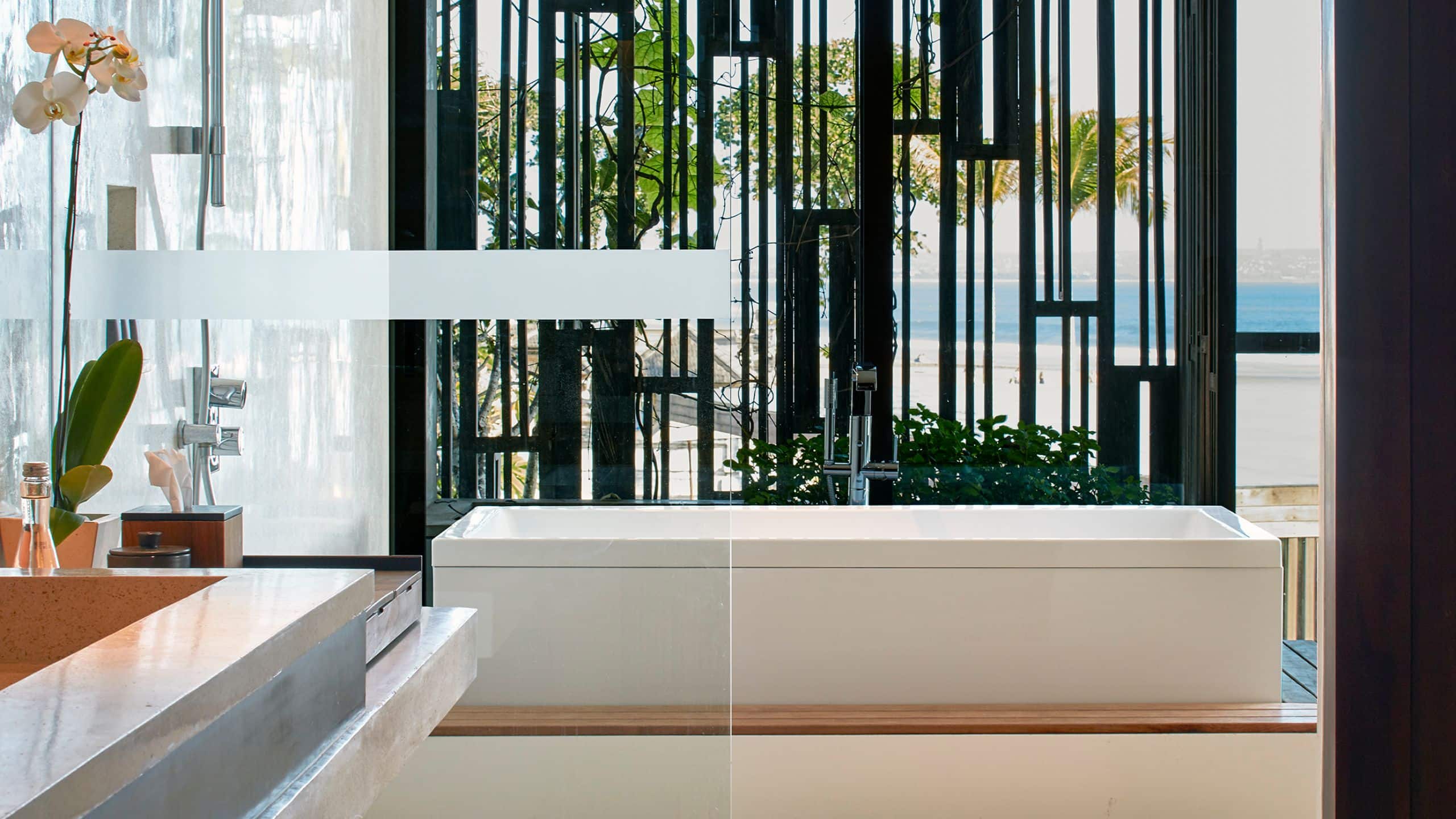 3/8 Alila Seminyak Penthouse Bathroom