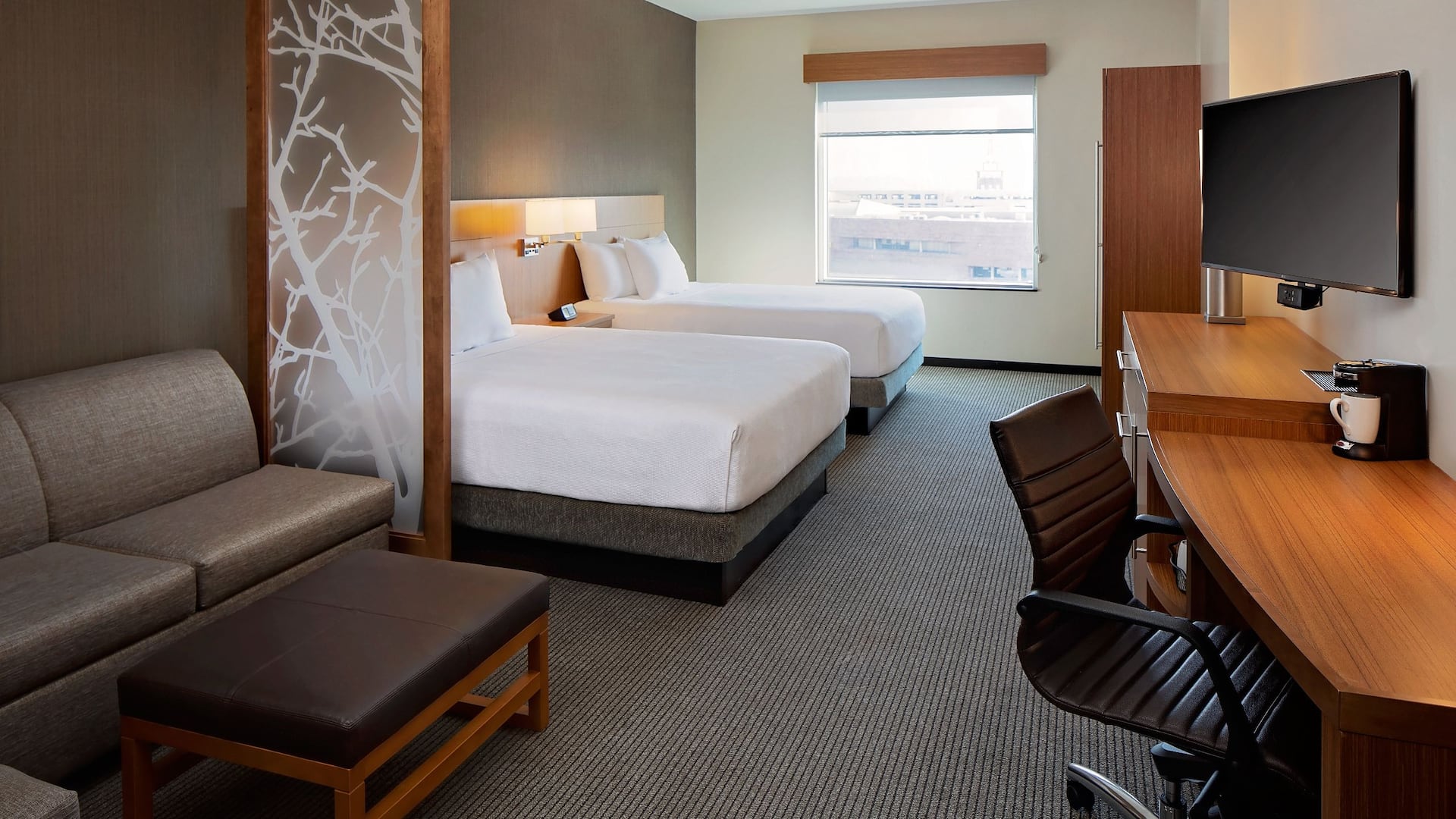 Hyatt Place Glendale / Los Angeles Two Queens Guestroom