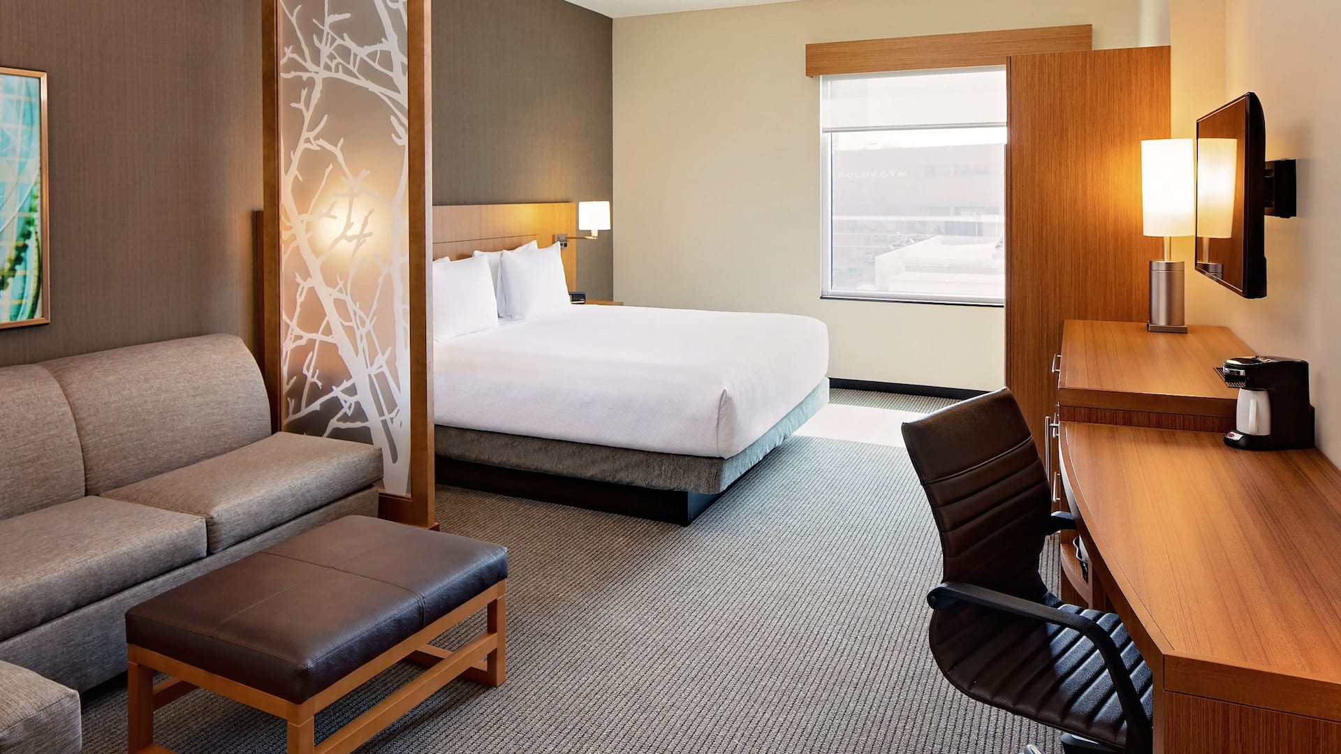 Hyatt Place Glendale / Los Angeles King Guestroom