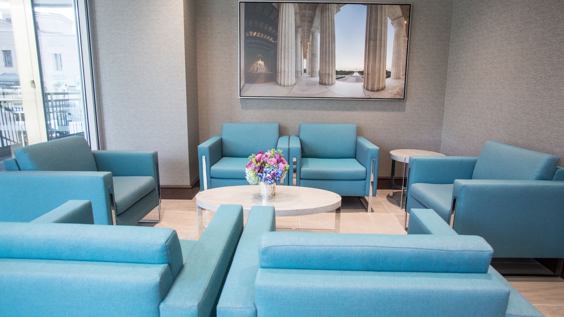 1 of 2 Hyatt Place Arlington/Courthouse Plaza Breakout Lounge Seating