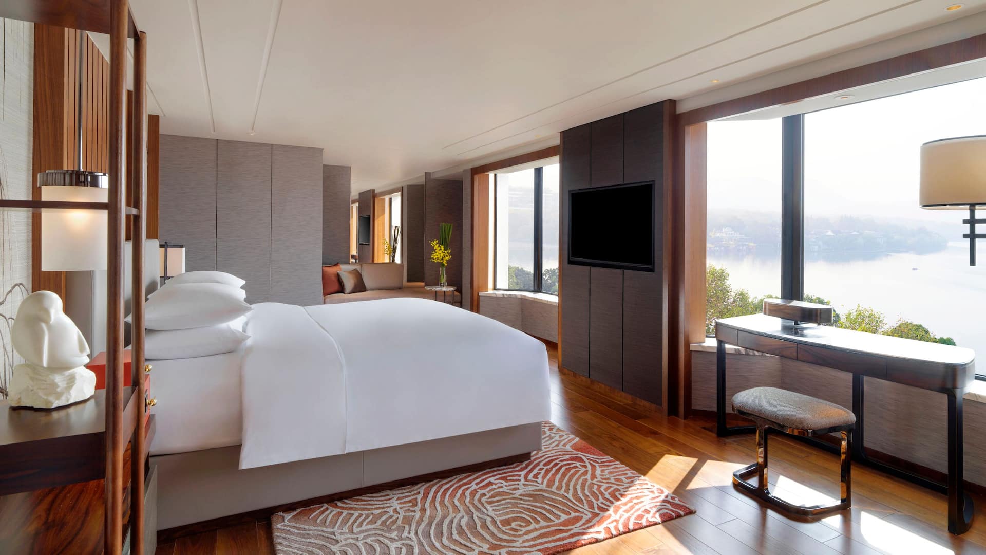 Grand Hyatt Hangzhou Diplomat Suite Bedroom