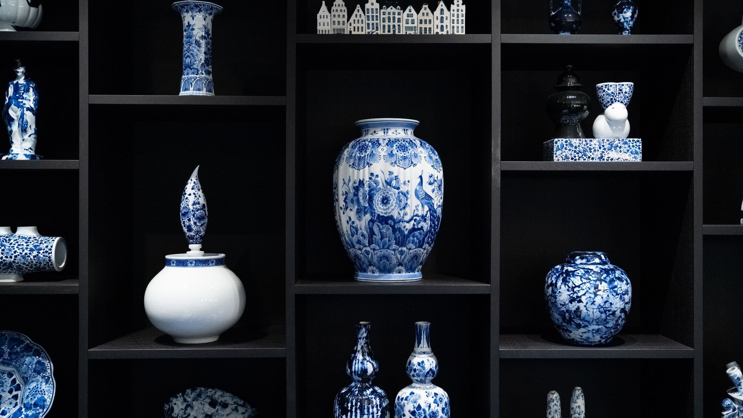 Andaz Amsterdam Prinsengracht Delft Blue Detail