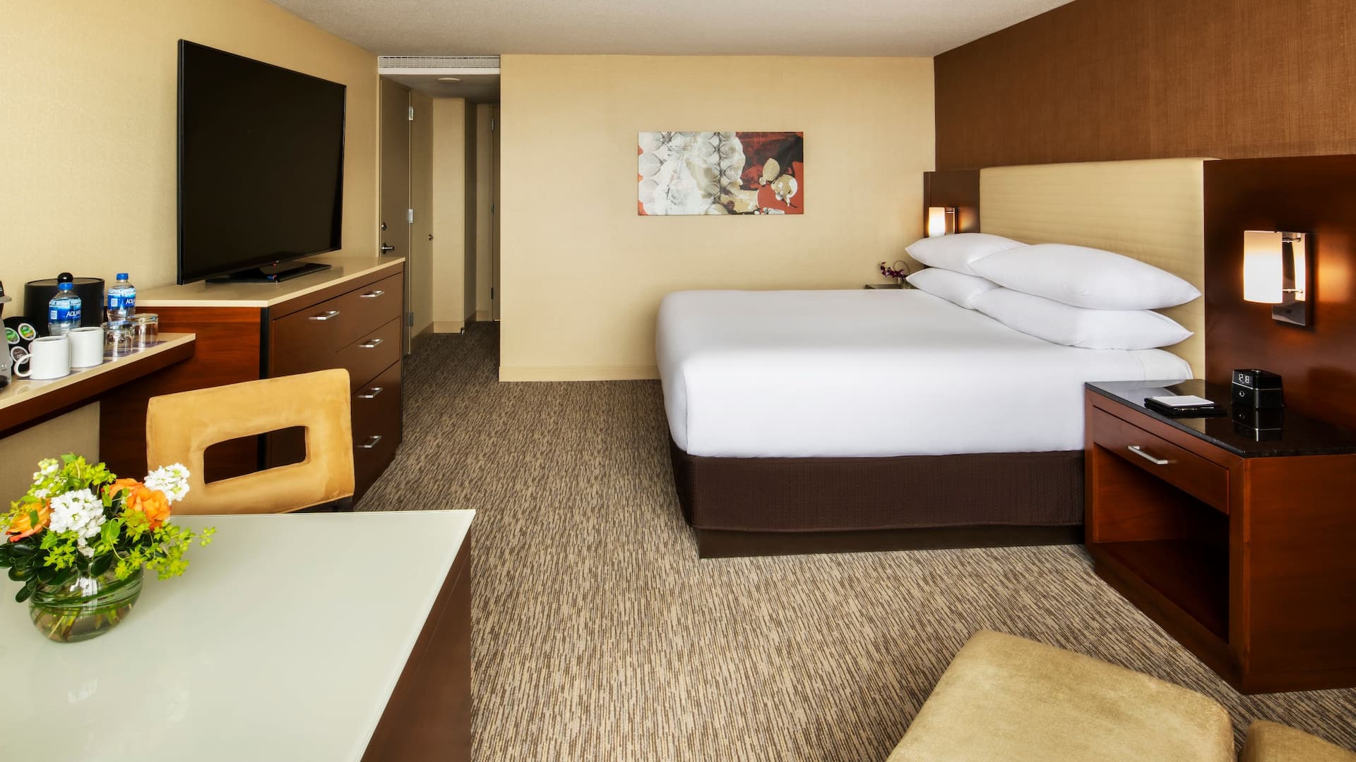 Hyatt Regency O'Hare Chicago King Bed