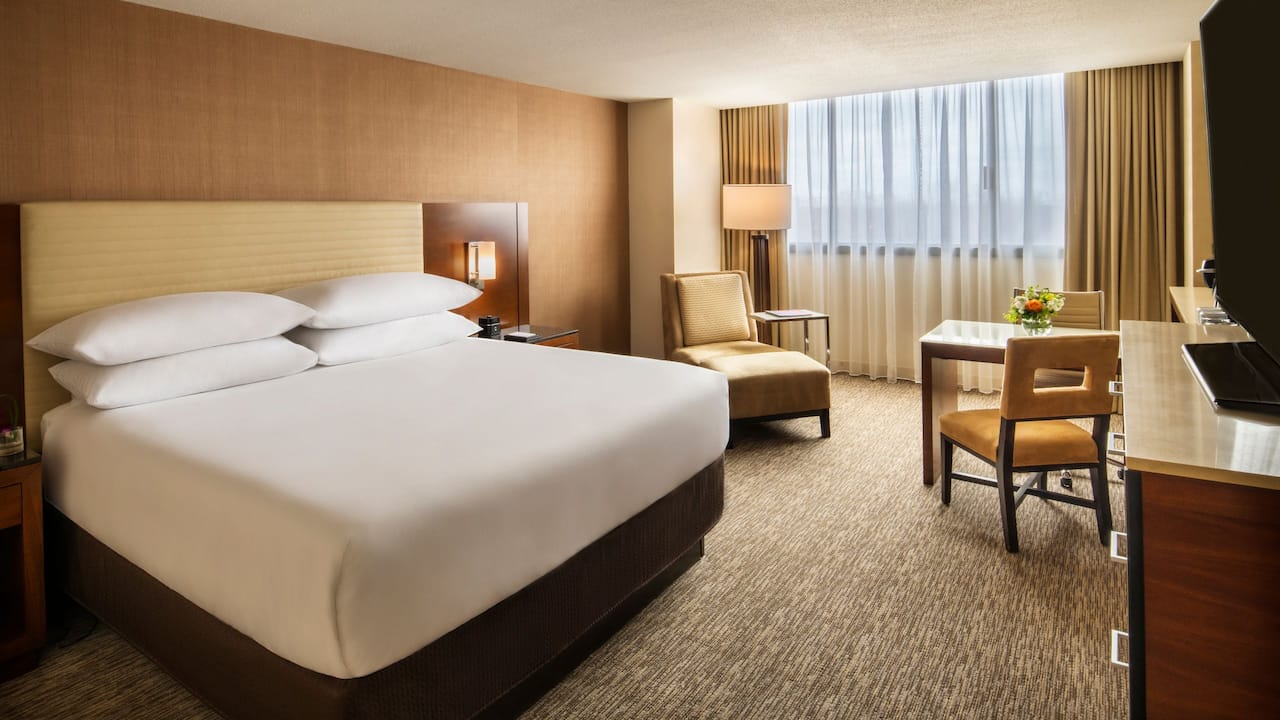 O Hare Airport Hotel Rooms And Suites Hyatt Regency O Hare Chicago