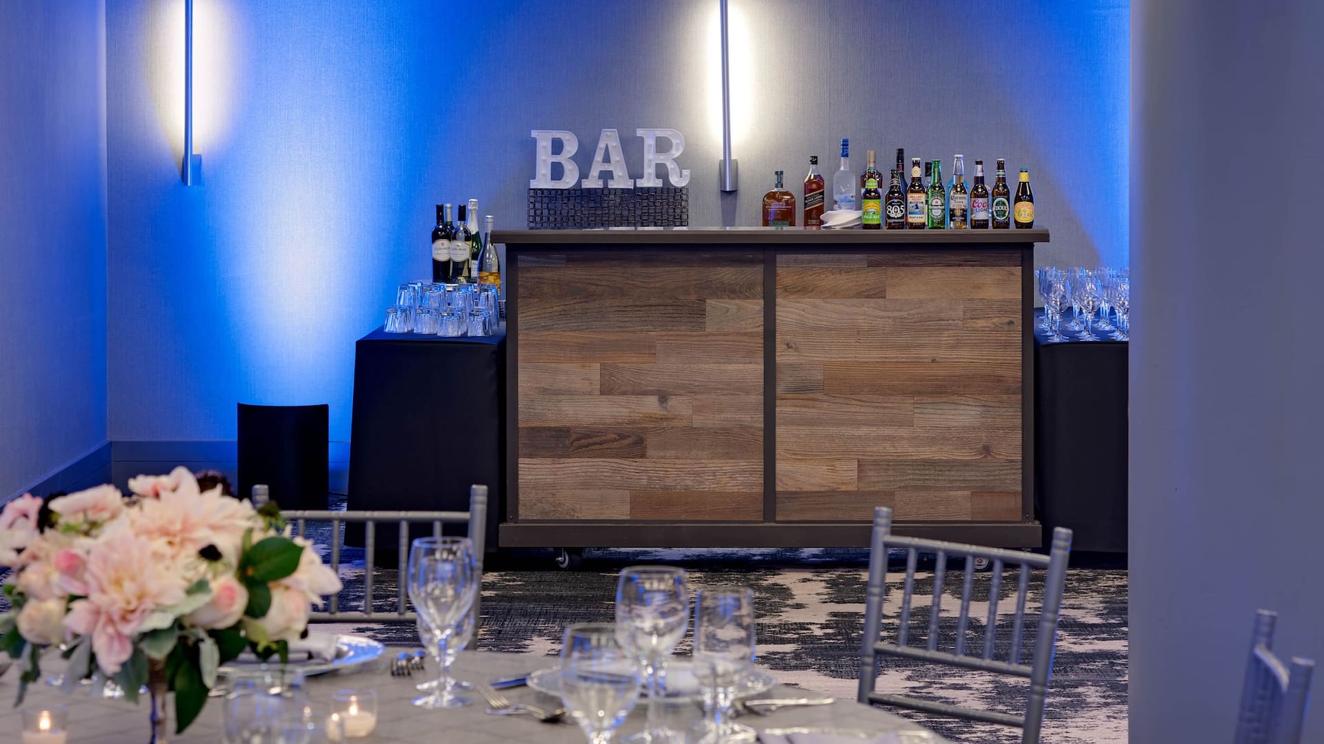 Hyatt Regency Santa Clara Banquet Bar