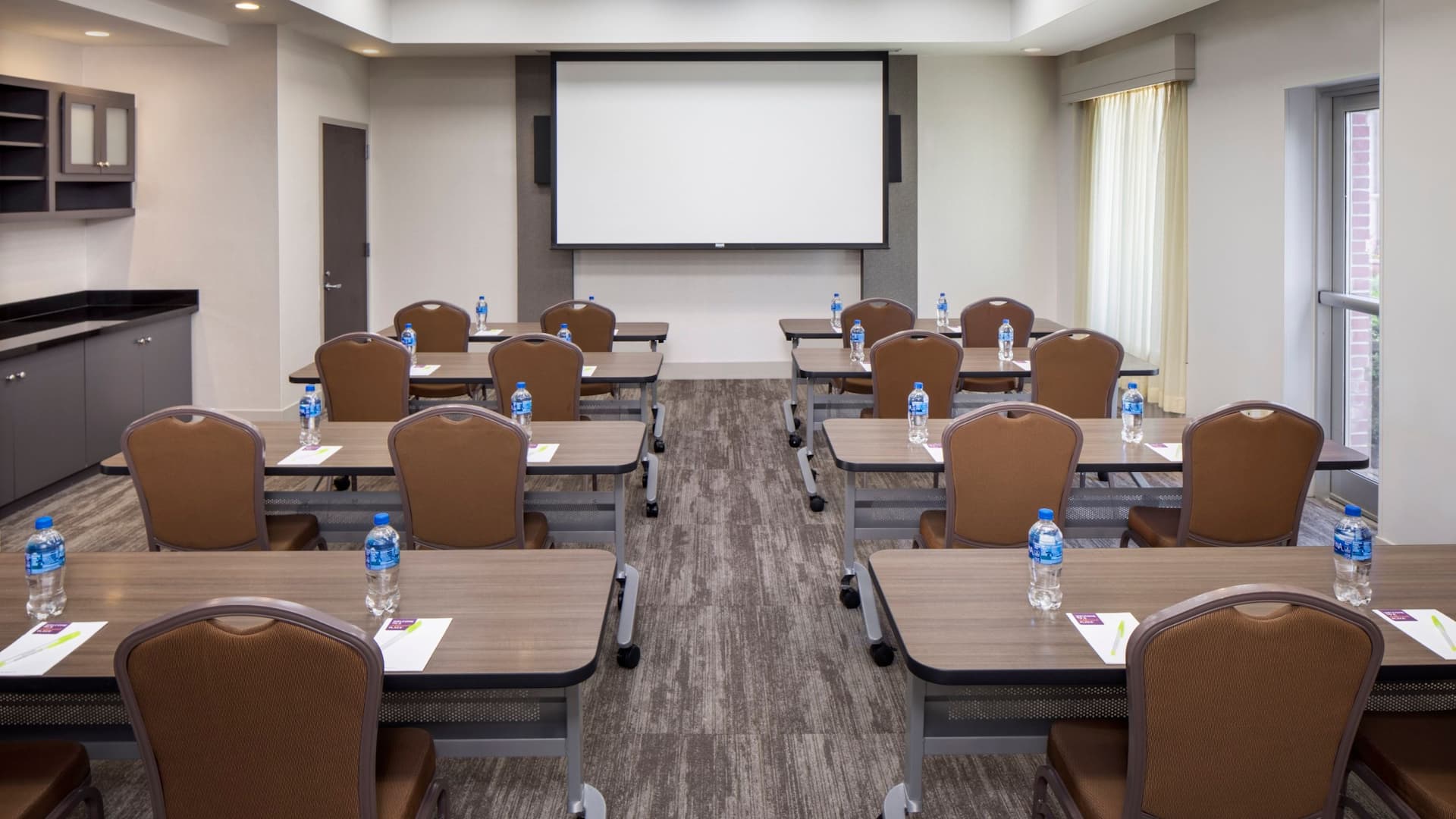Hyatt Place Long Island/East End Peconic Room Classroom
