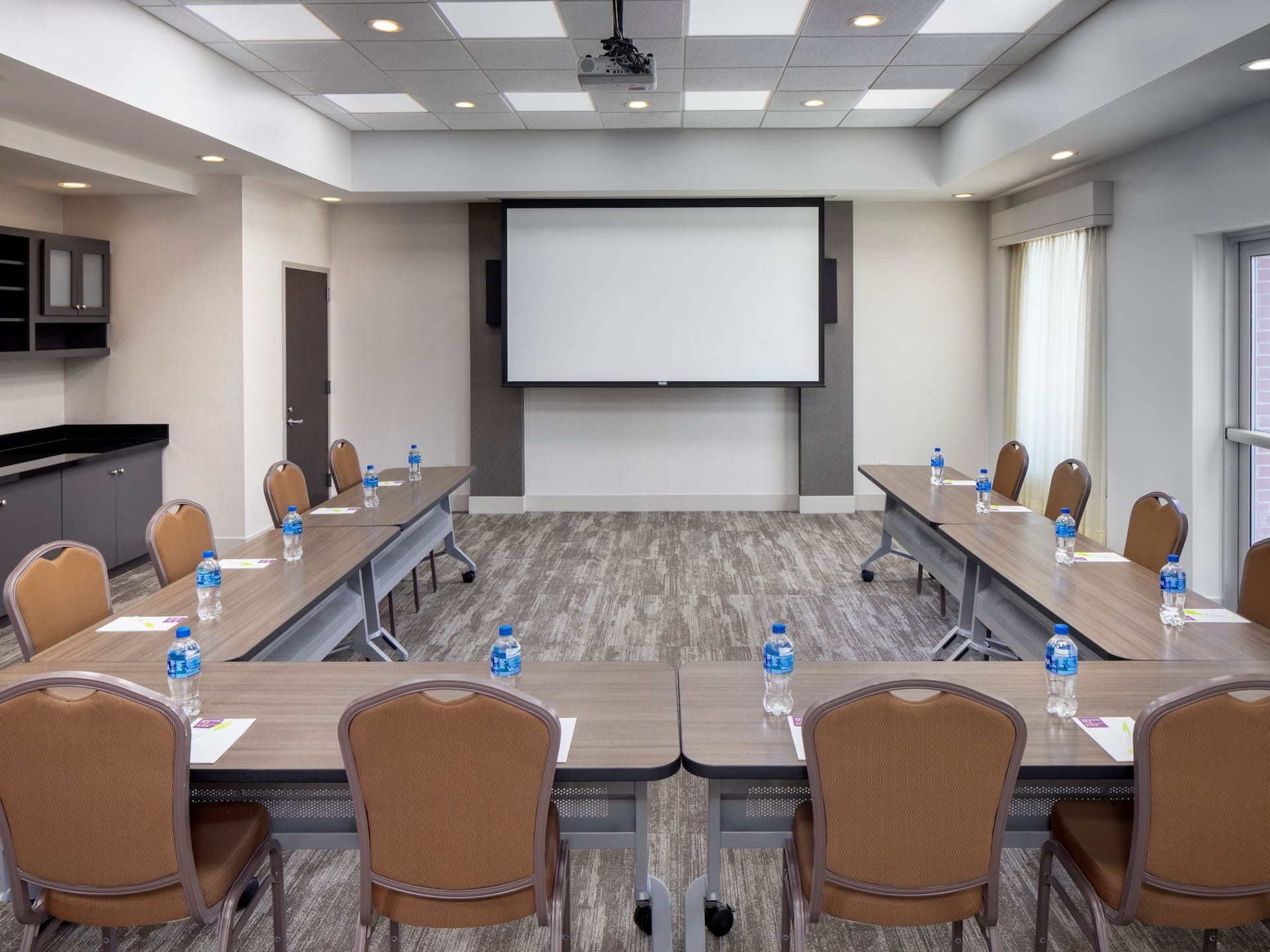 Hyatt Place Long Island/East End Peconic Room U Shape