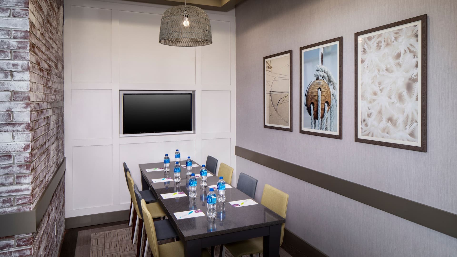 Hyatt Place Long Island/East End Sun Room