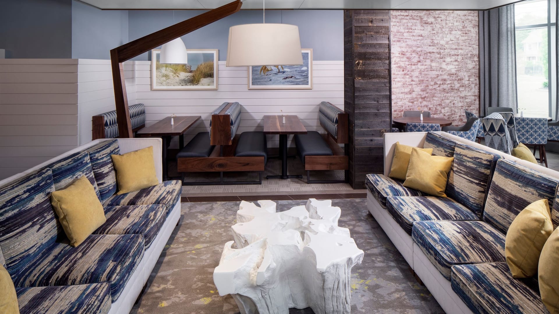 Hyatt Place Long Island/East End Lobby Lounge