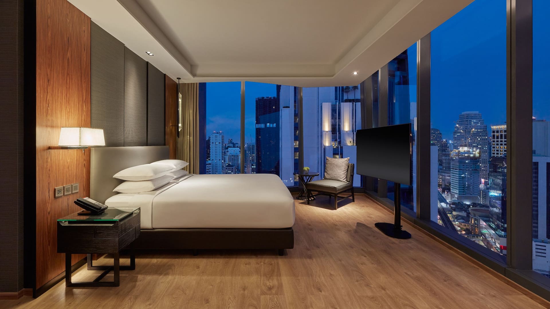 Hyatt Regency Bangkok Sukhumvit Premier Suite Bedroom