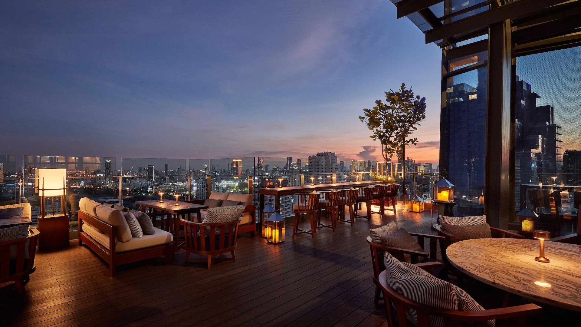 Best Rooftop Bar in Bangkok at Spectrum Lounge & Bar
