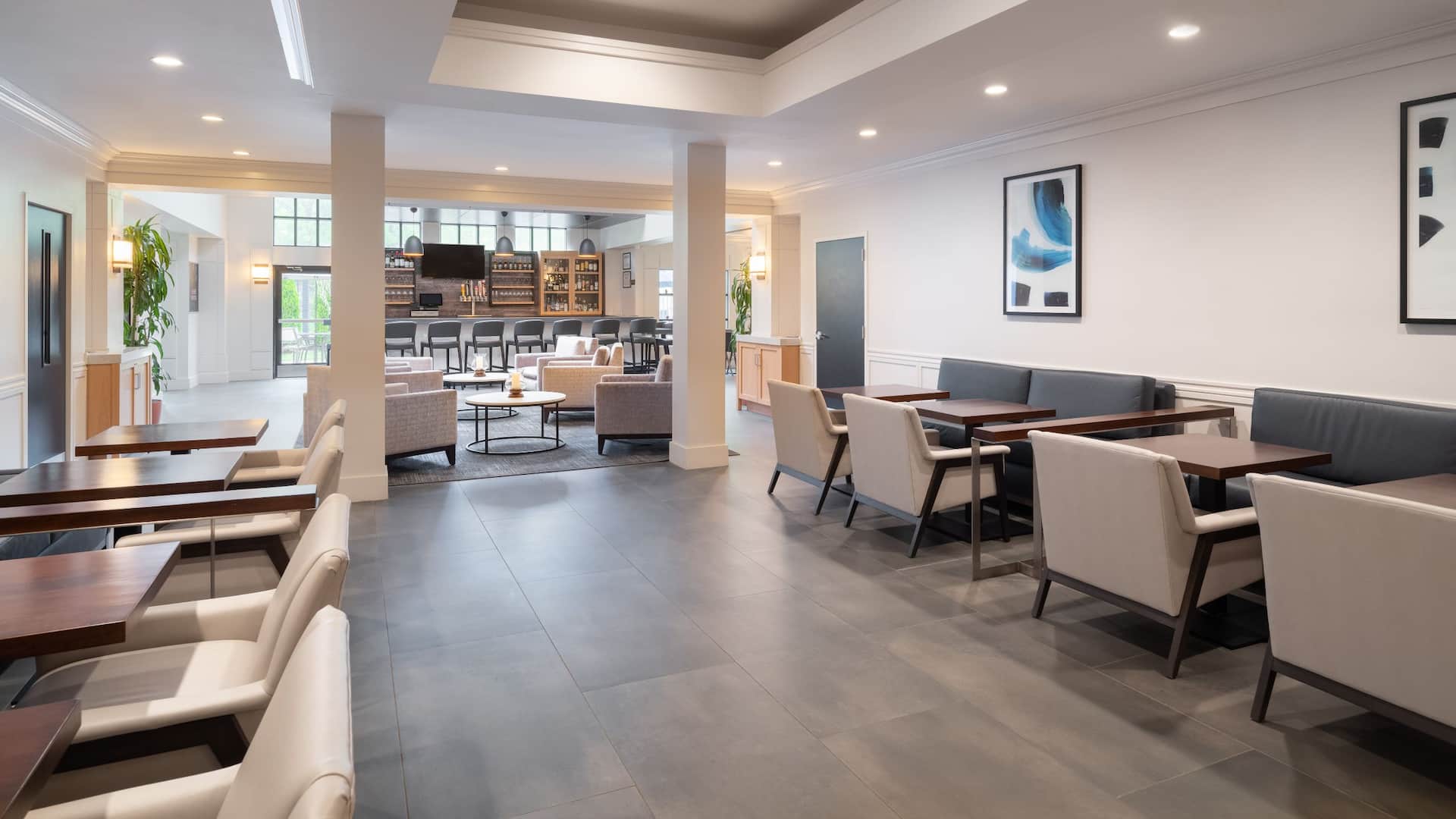 Hyatt House White Plains HBar Seating