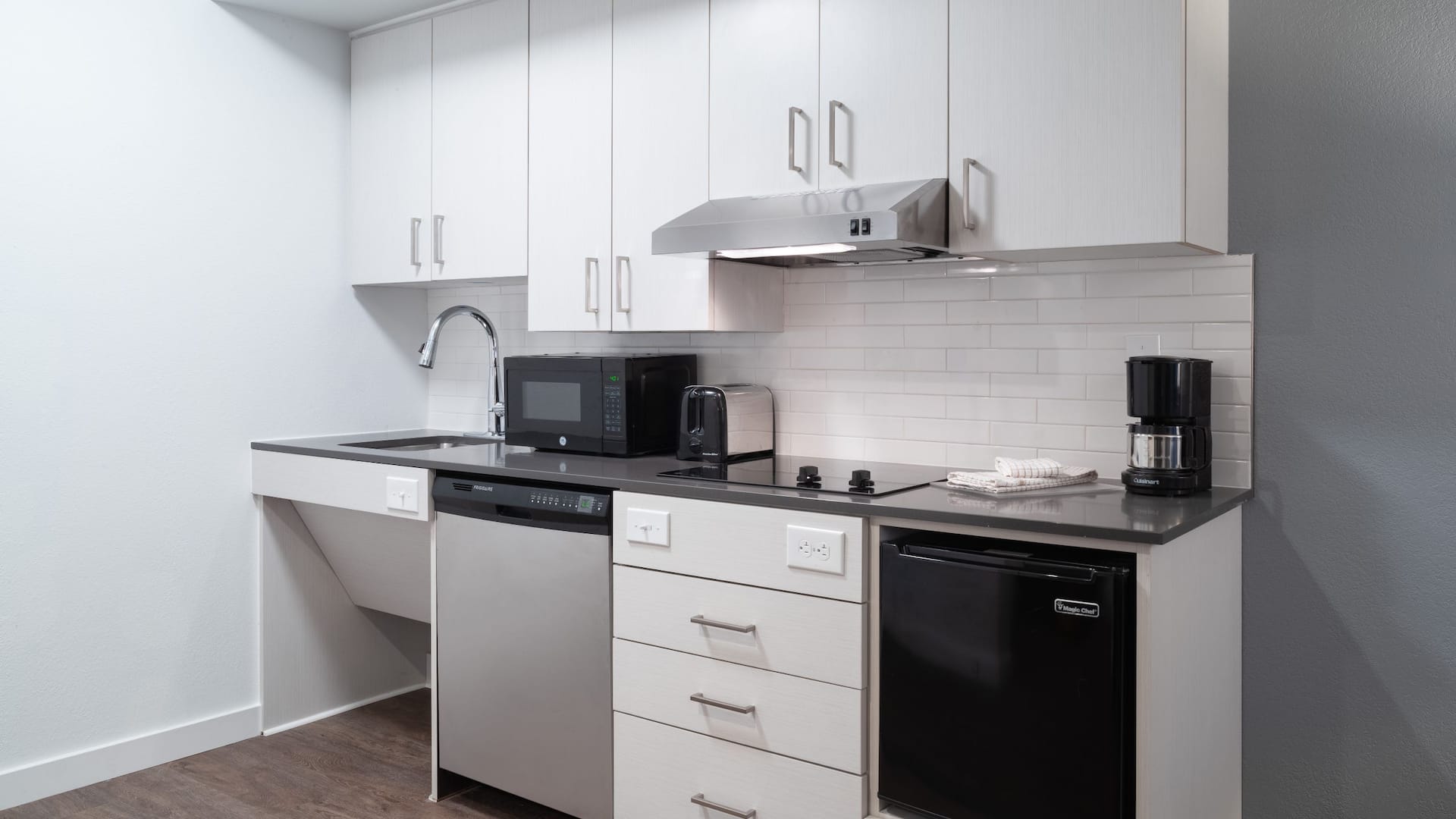 3/4 Hyatt House White Plains ADA Kitchen
