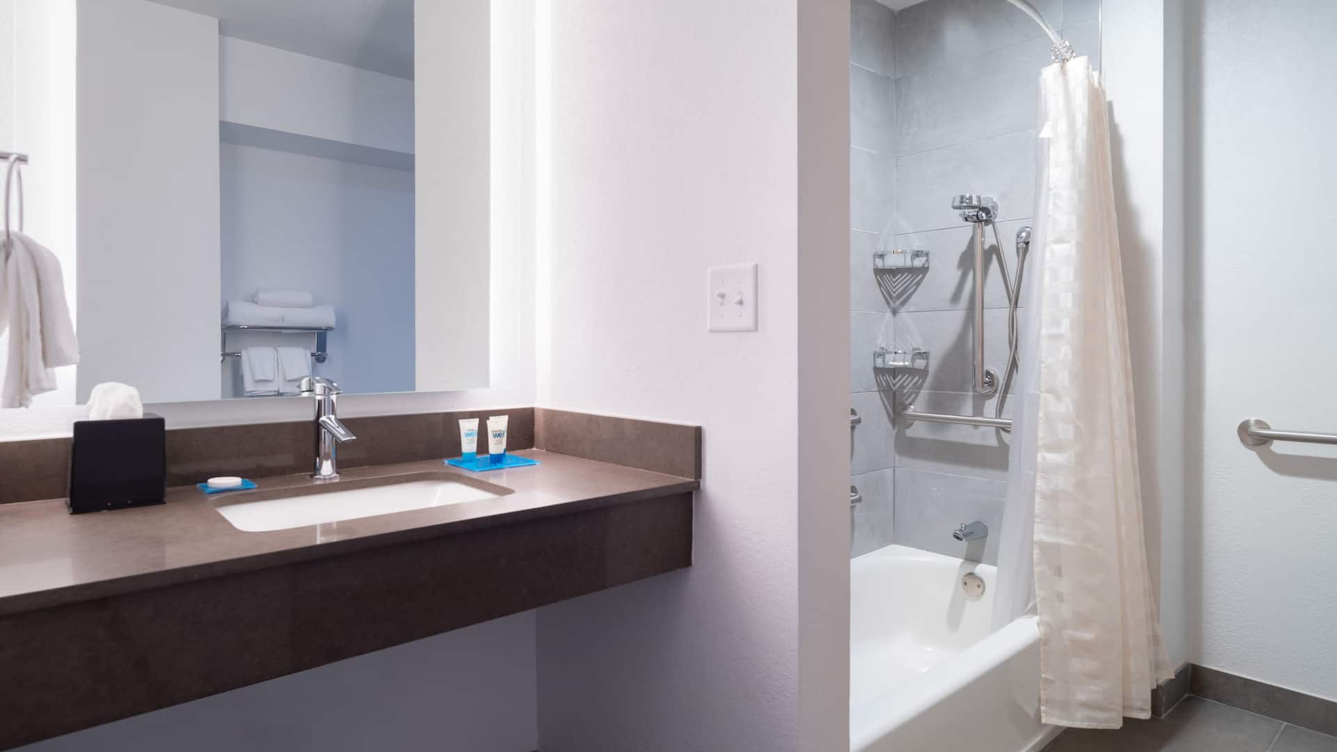 2/2 Hyatt House White Plains ADA Bathroom with Tub
