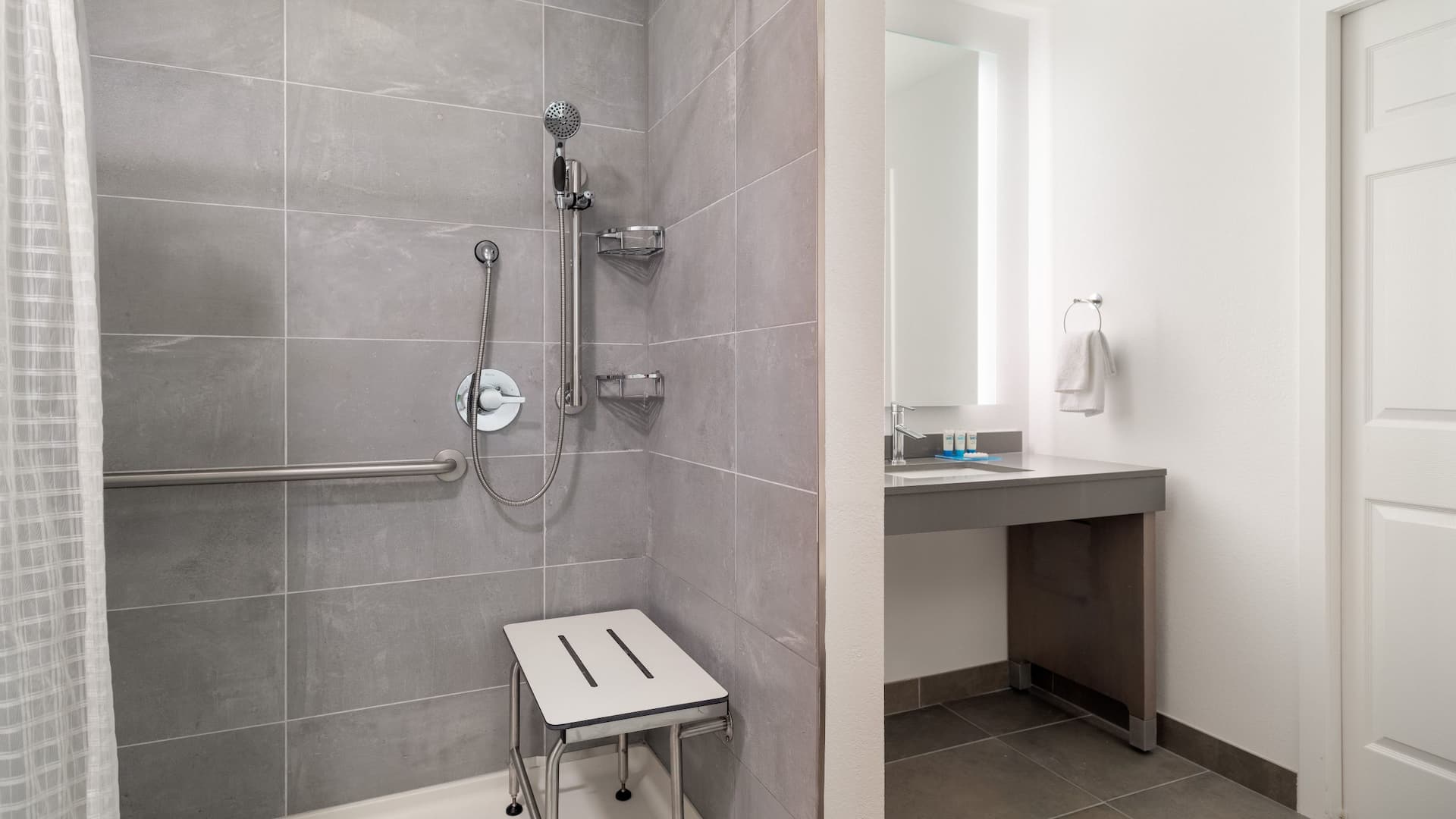 4/4 Hyatt House White Plains ADA Bathroom with Shower