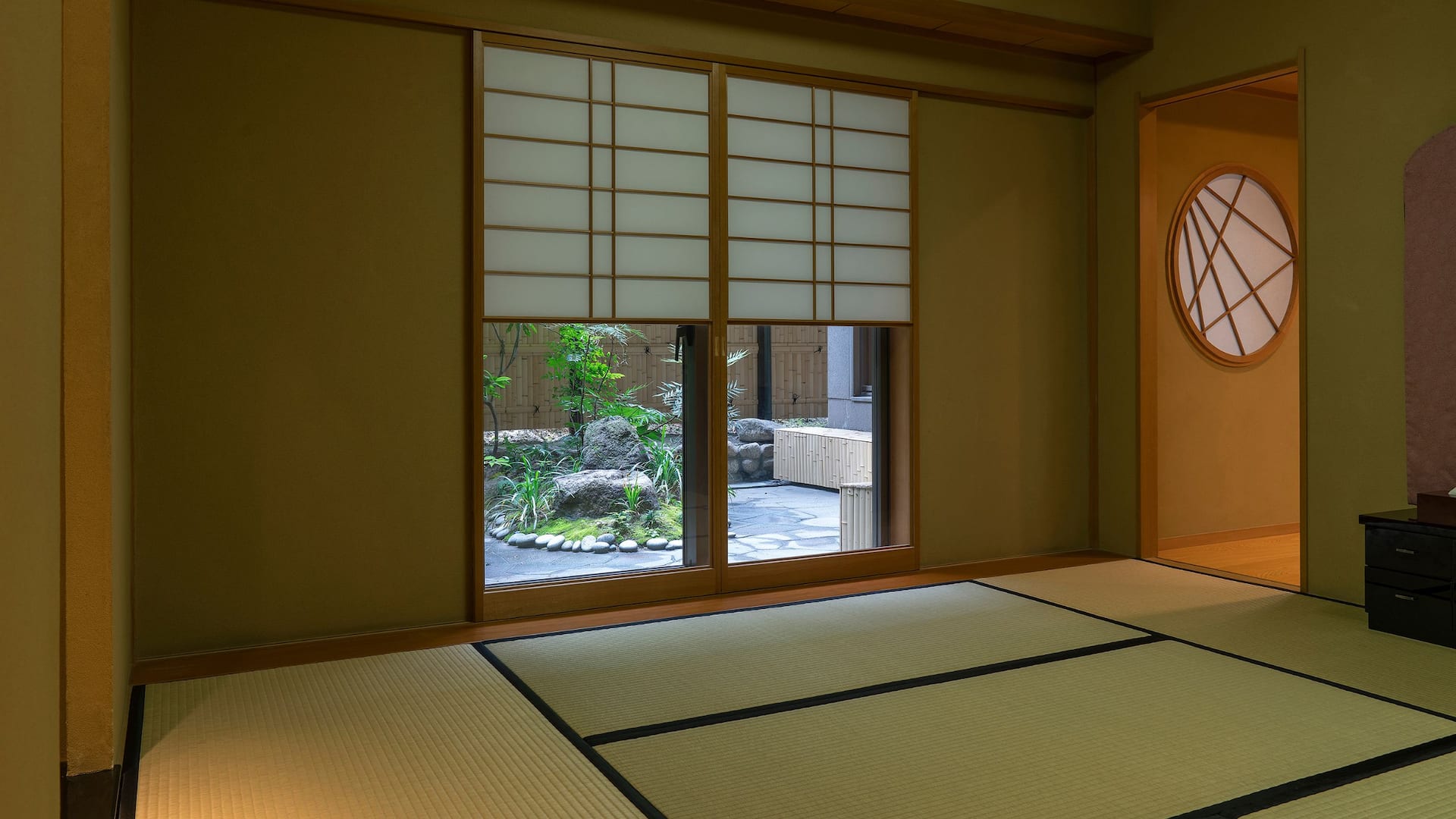 2 de 6 Grand Hyatt Fukuoka Large Traditional Suite Living Room