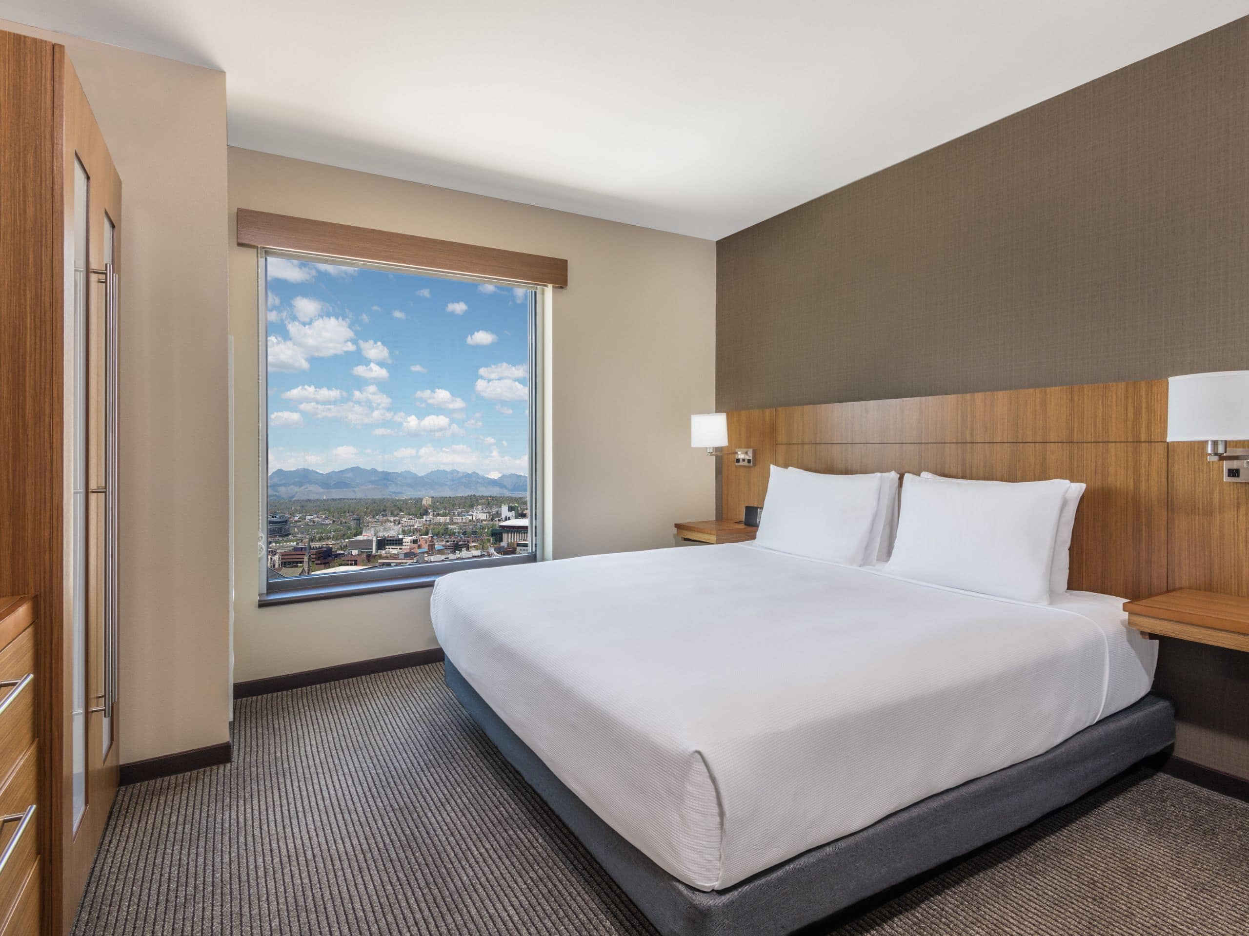 denver-hotel-with-mountain-views-hyatt-place-denver-downtown