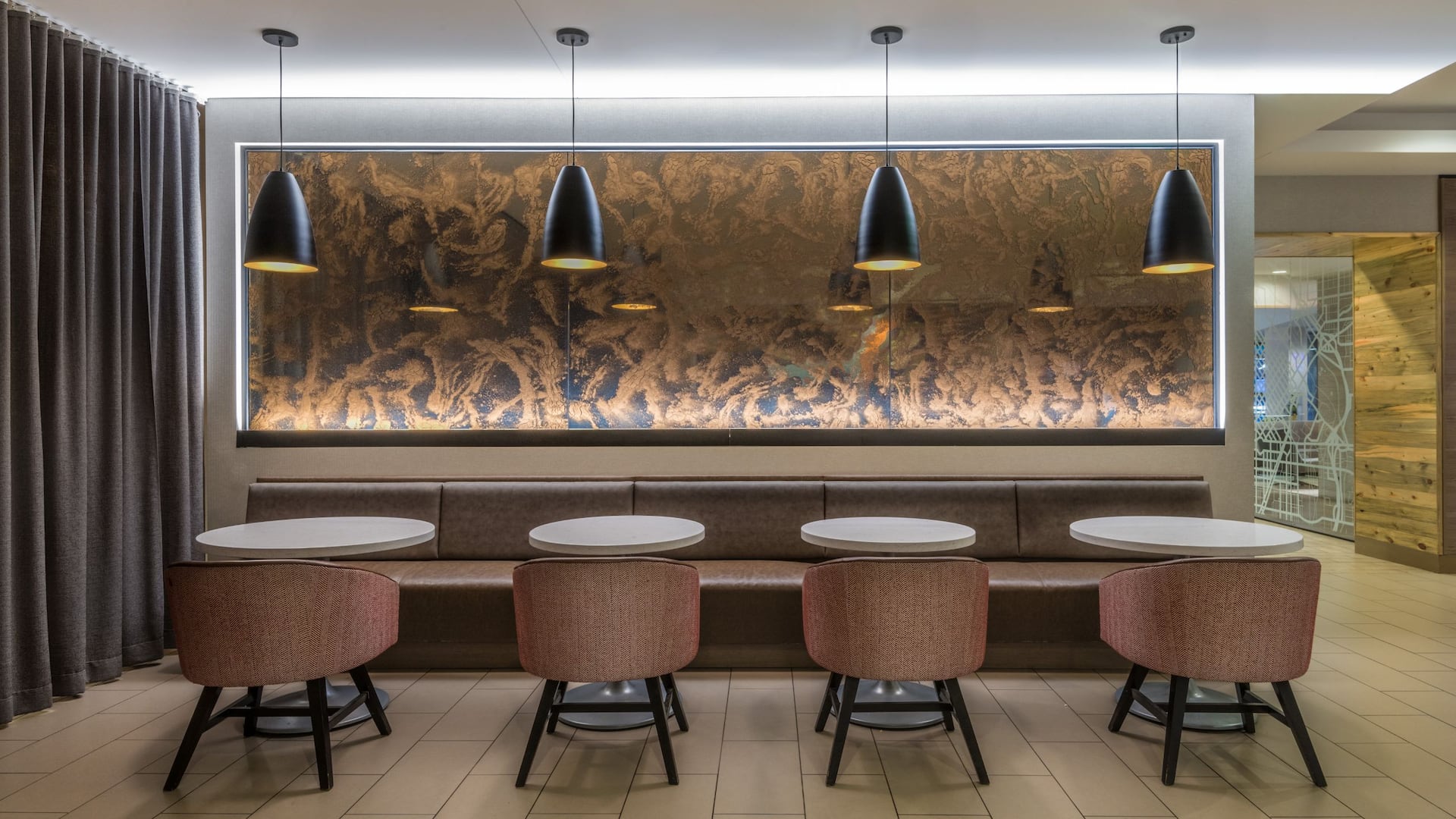 Hyatt House Denver/Downtown Breakfast Seating