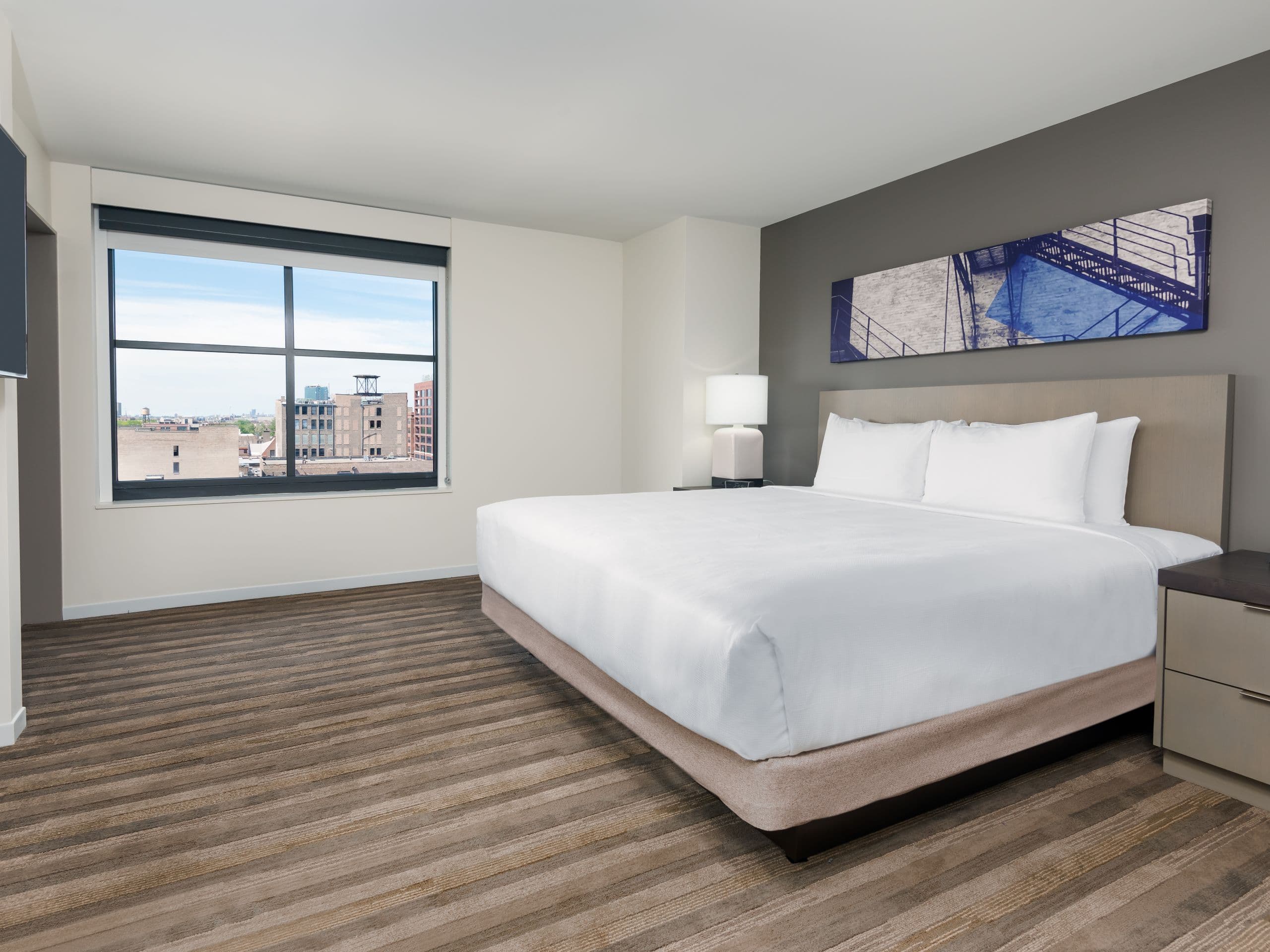Spacious Hotel Rooms & Suites Near Lyric Opera Hyatt House Chicago