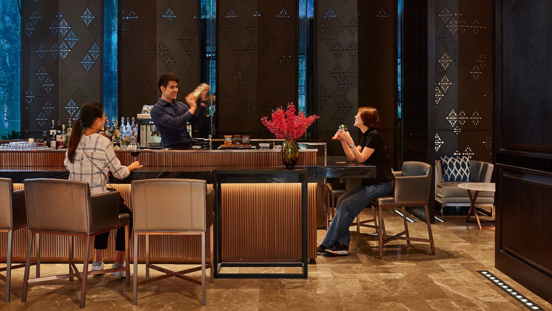 Hyatt Regency Bangkok Sukhumvit Lobby Lounge Bar