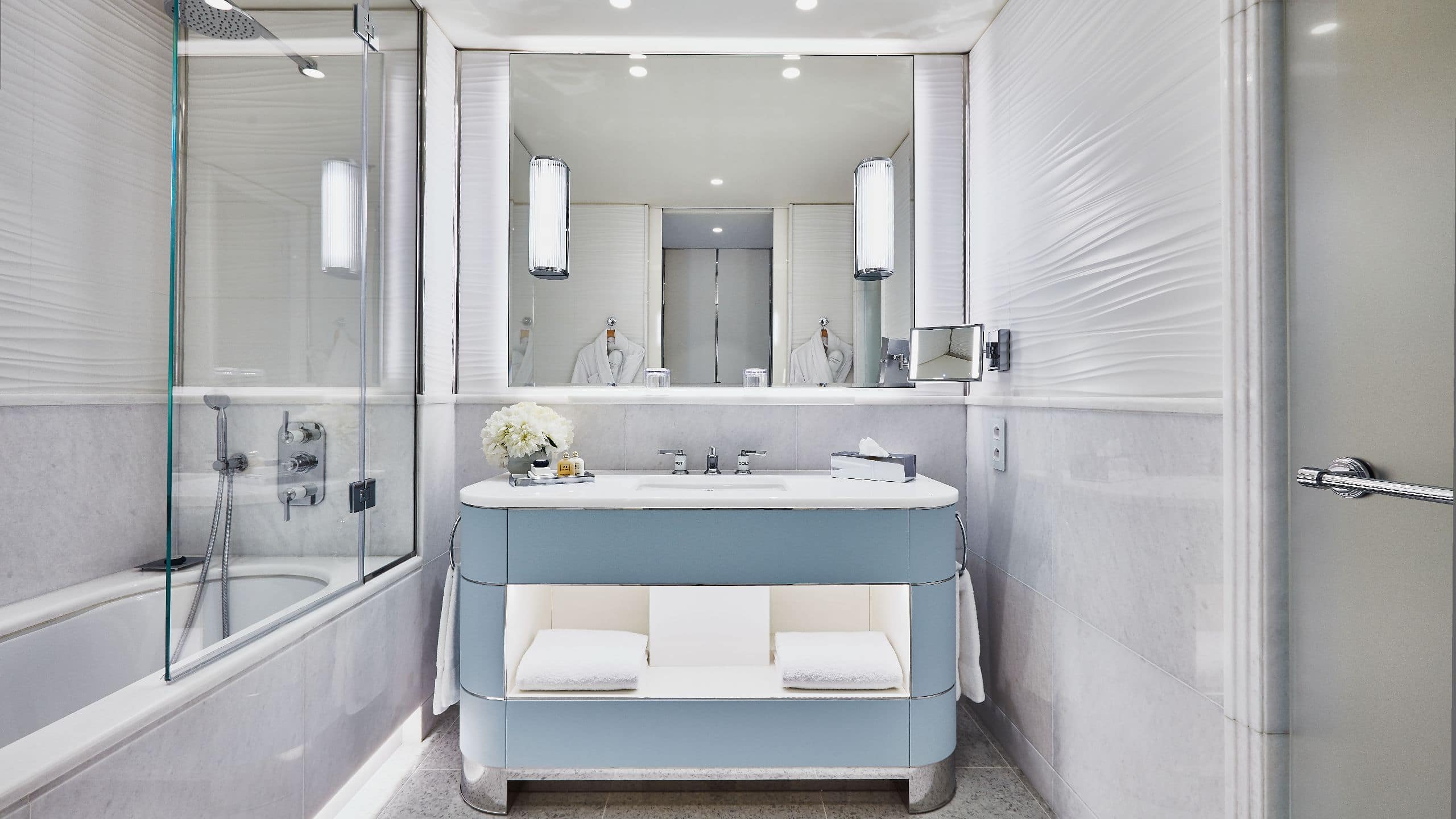 3 из 5 Hôtel Martinez Premium Bathroom