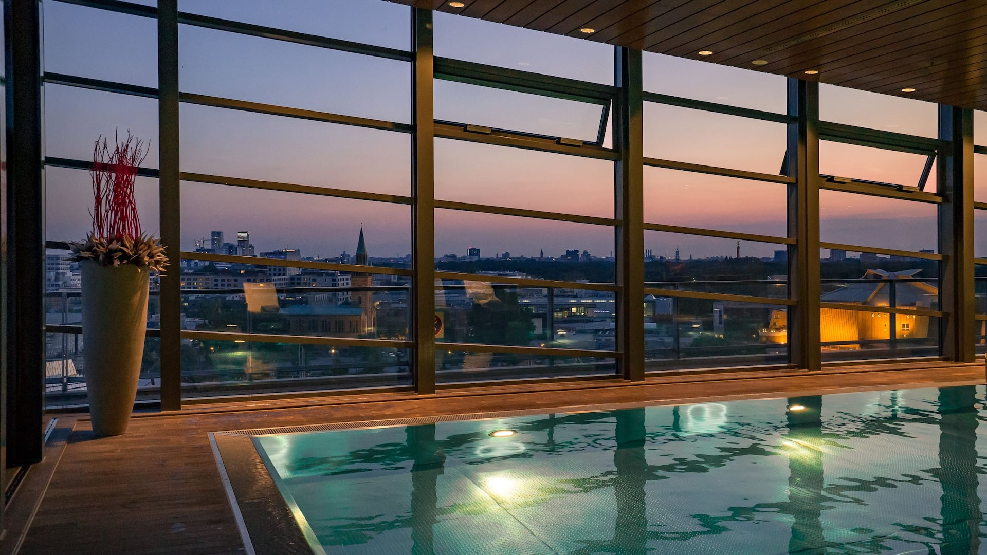 Grand Hyatt Berlin Club Olympus Pool