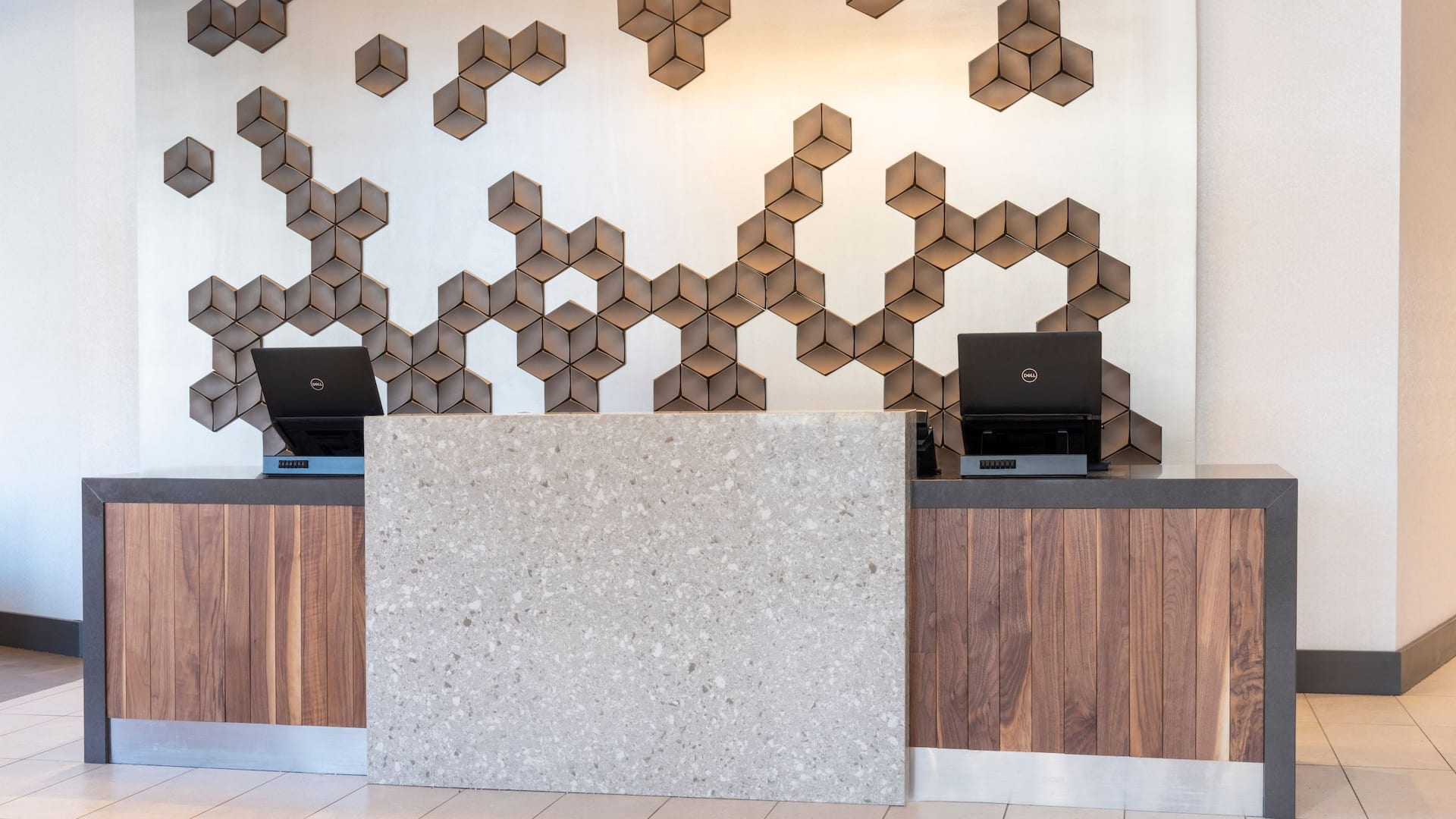 Hyatt Place Detroit / Royal Oak Front Desk