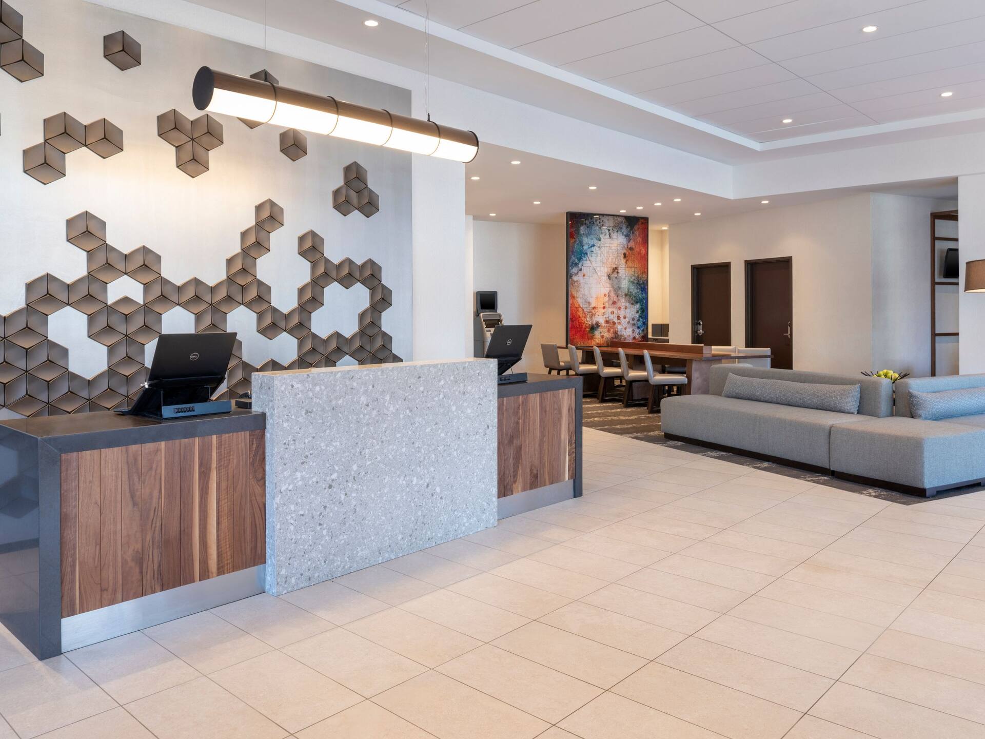 Hyatt Place Detroit / Royal Oak Lobby Seating