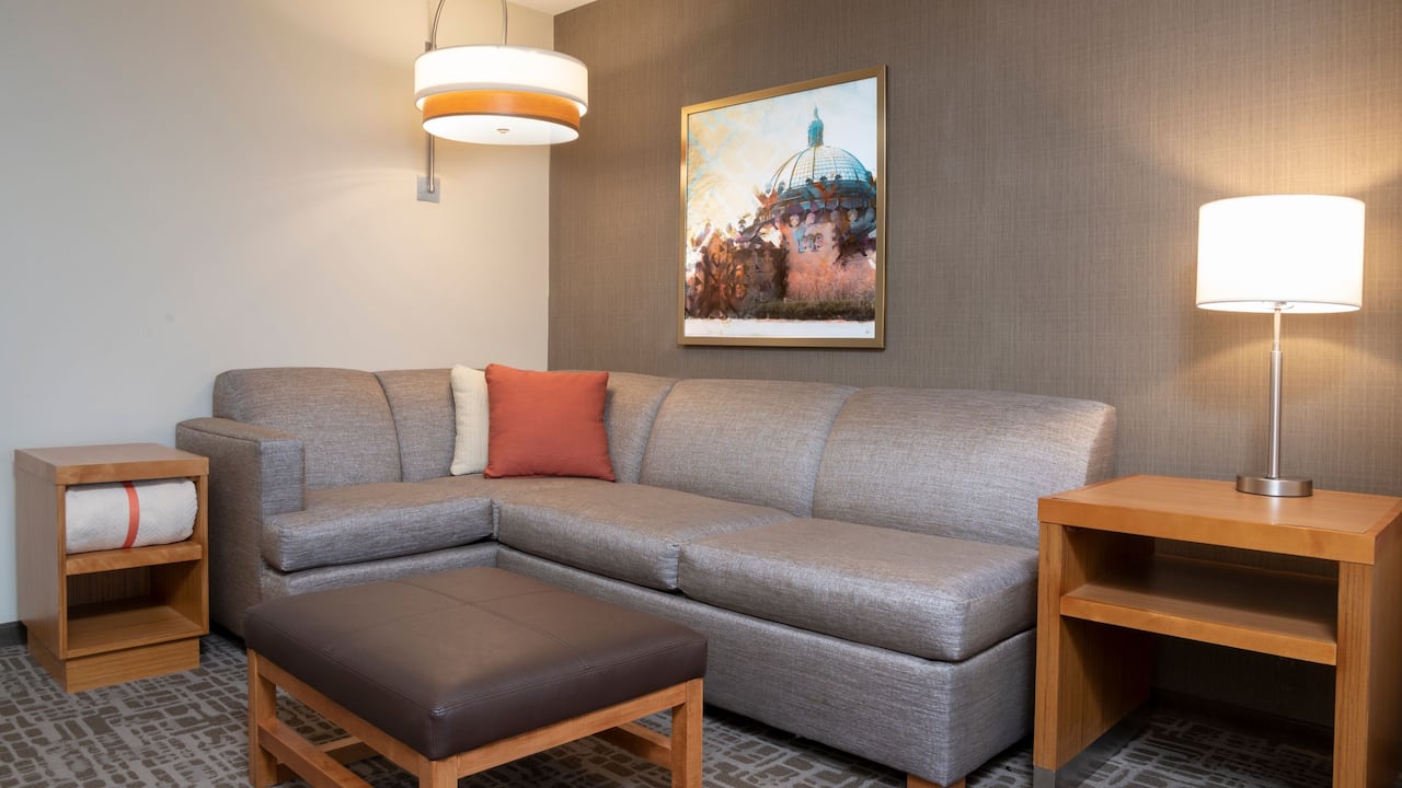 Spacious Hotel Rooms Near Detroit Zoo | Hyatt Place Detroit / Royal Oak