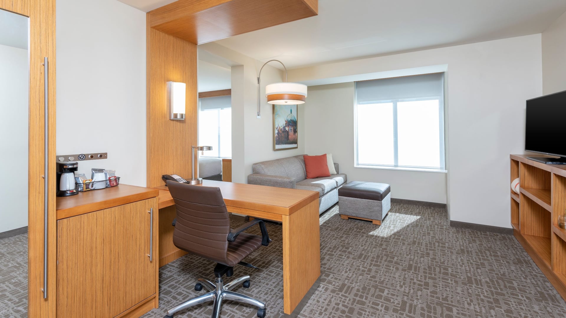 Hyatt Place Detroit / Royal Oak Guestroom Living Area