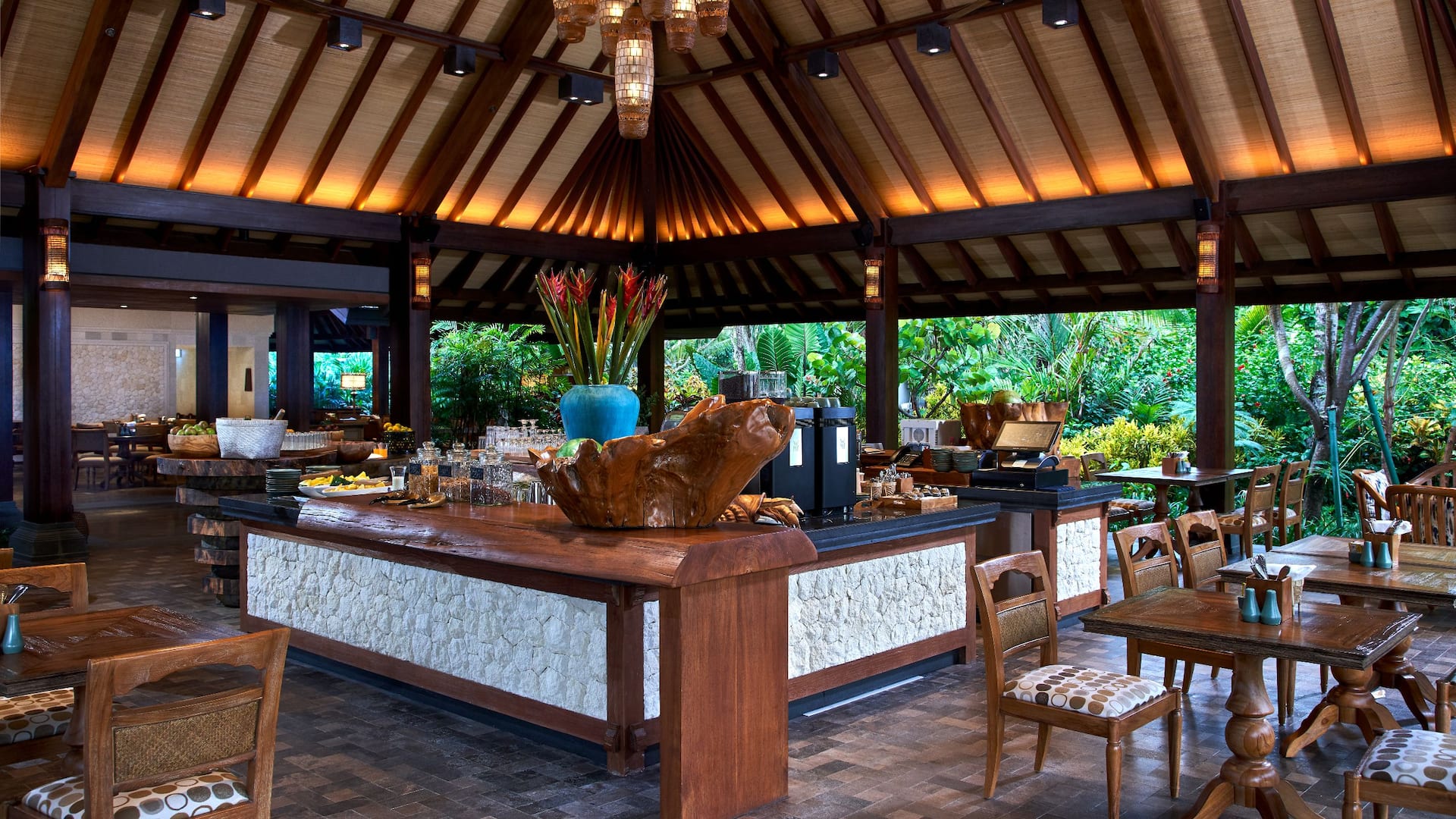 Hyatt Regency Bali Omang Omang Bar