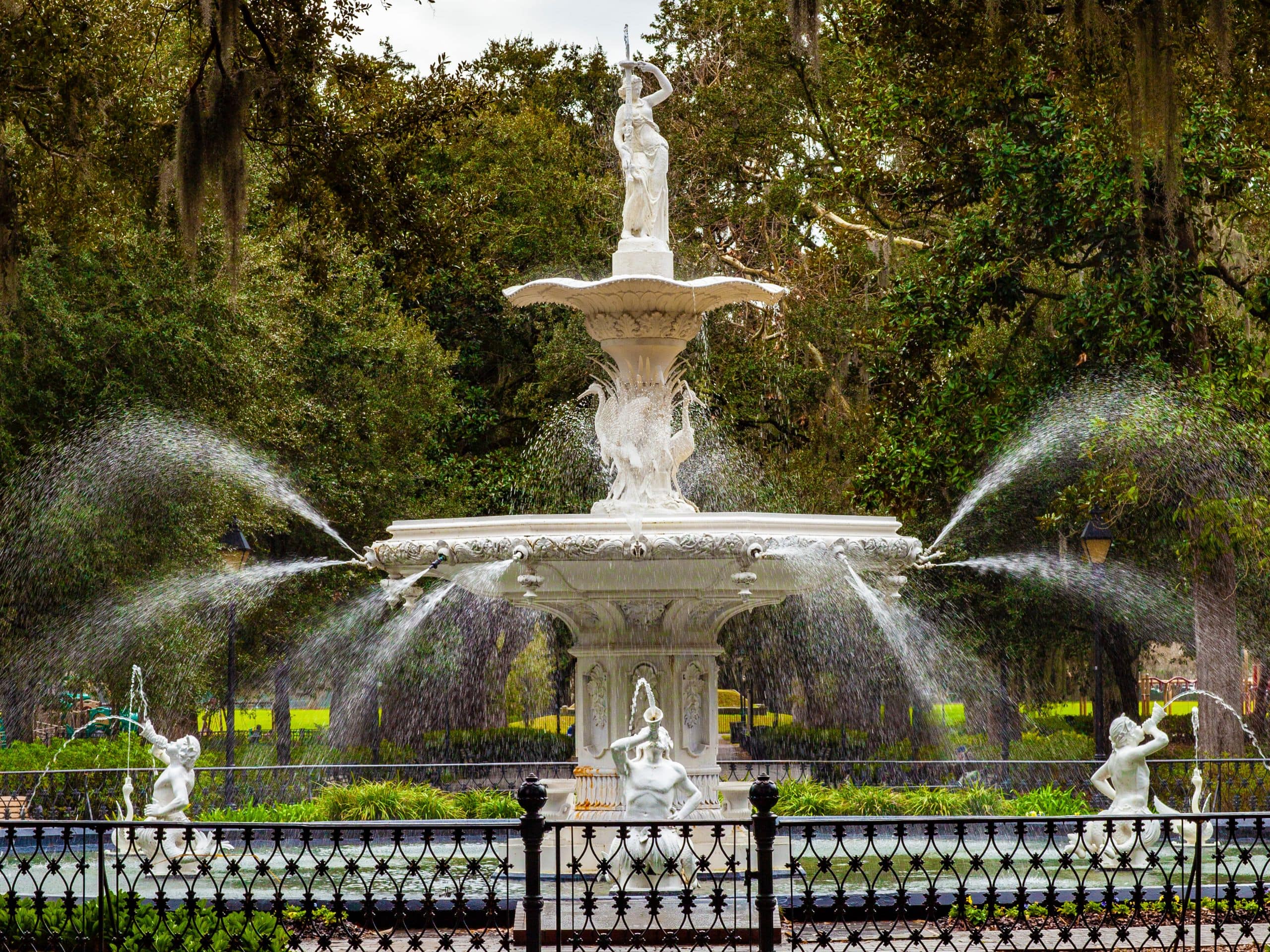 Andaz Savannah LaFayette Square Fountain