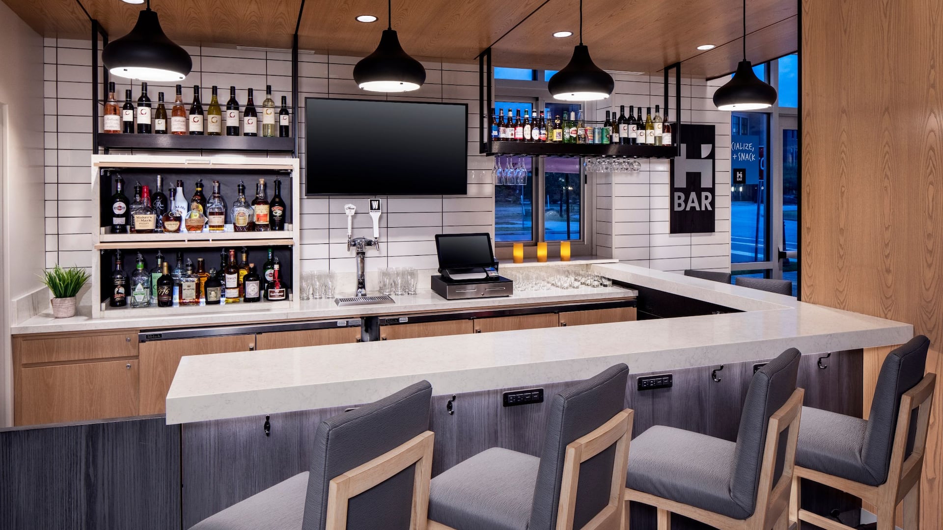 1 of 1 Hyatt House Charleston / Mount Pleasant H Bar