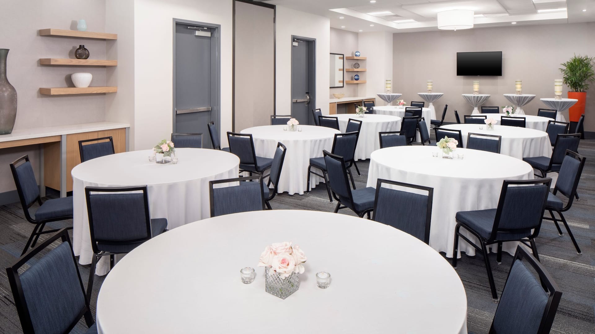 2 of 2 Hyatt House Charleston / Mount Pleasant Meeting Room Social Setup