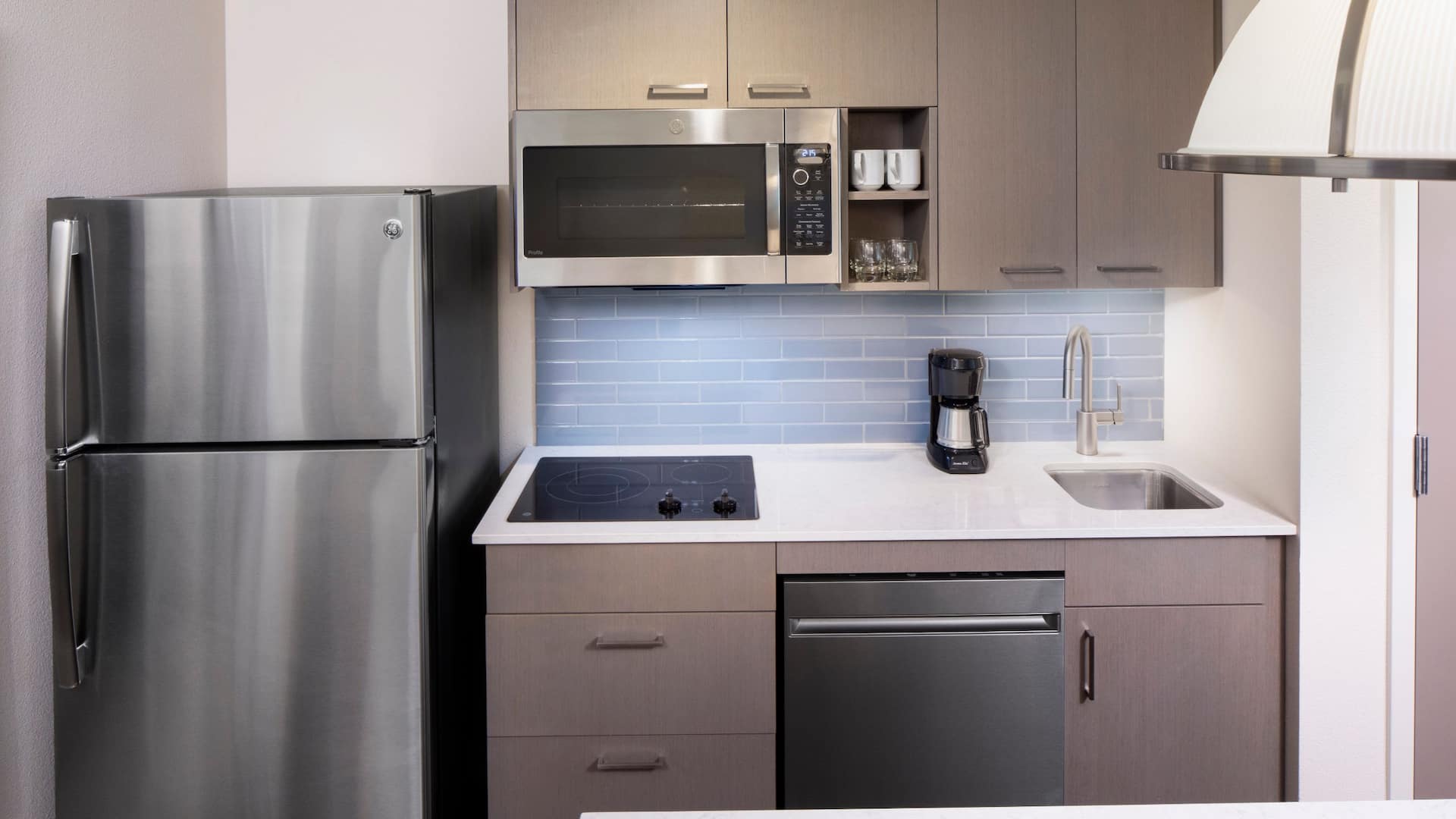 2 of 4 Hyatt House Charleston / Mount Pleasant Suite Kitchen