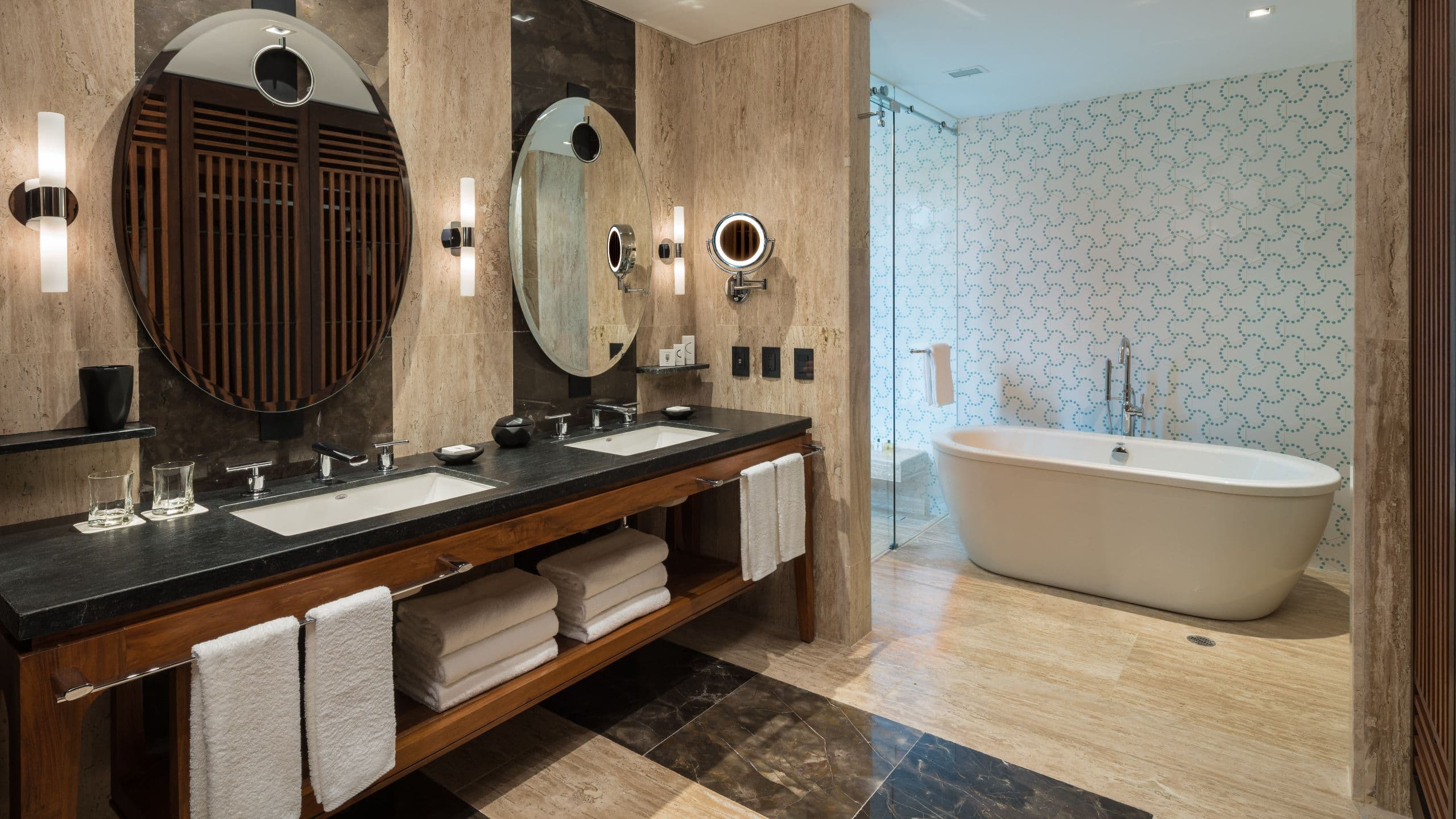 Thompson Playa del Carmen Main House Guestroom Bathroom