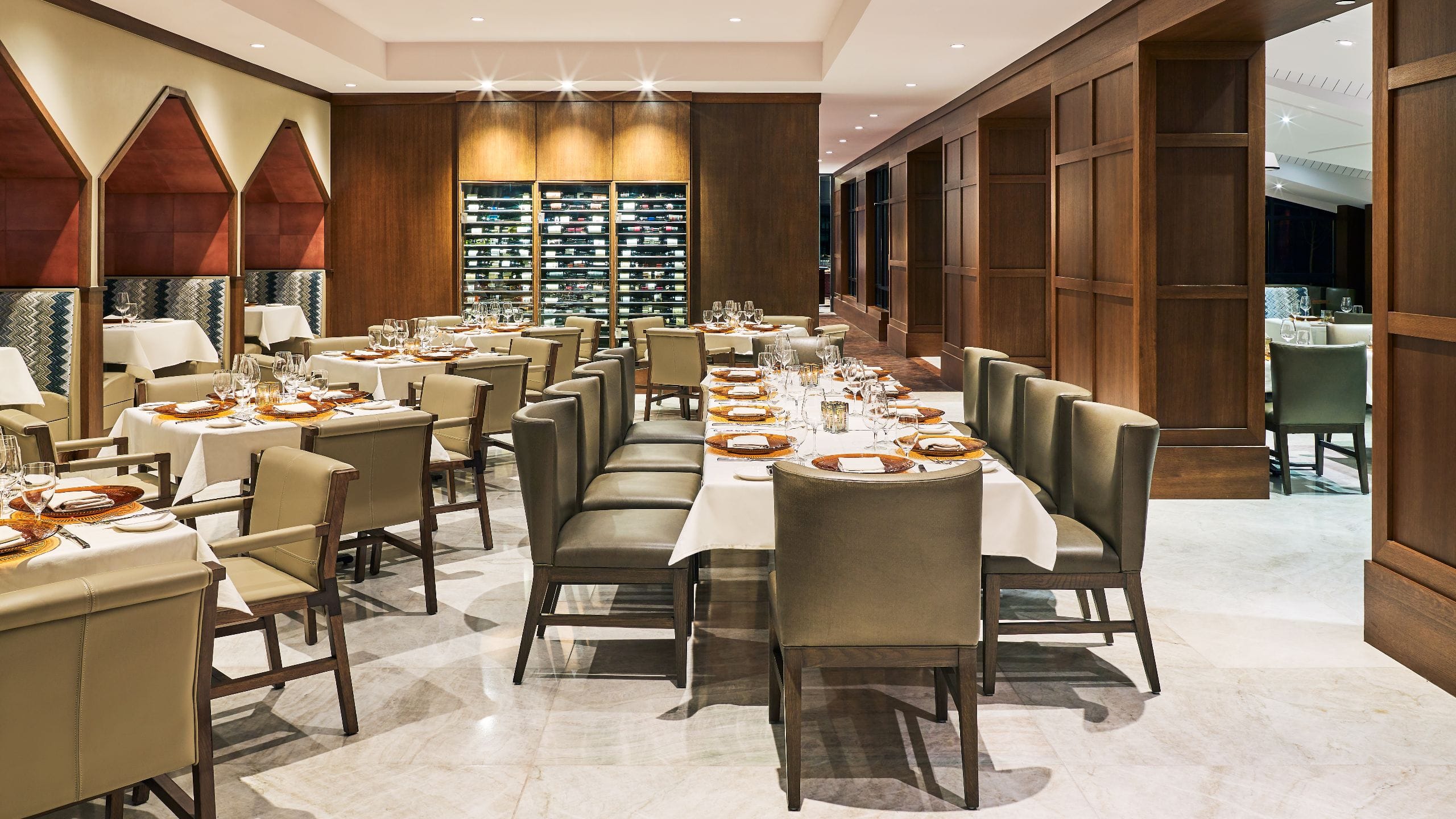 Grand Hyatt Vail Gessner Restaurant Seating