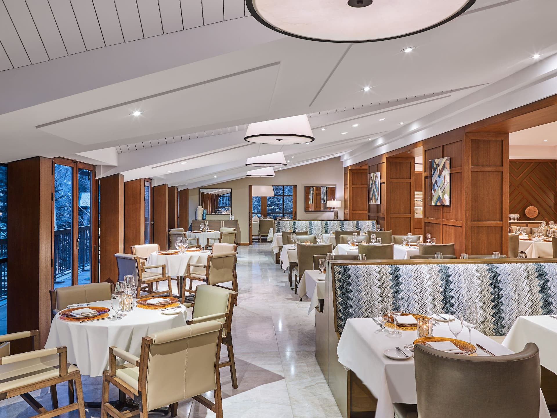 Grand Hyatt Vail Gessner Restaurant Seating