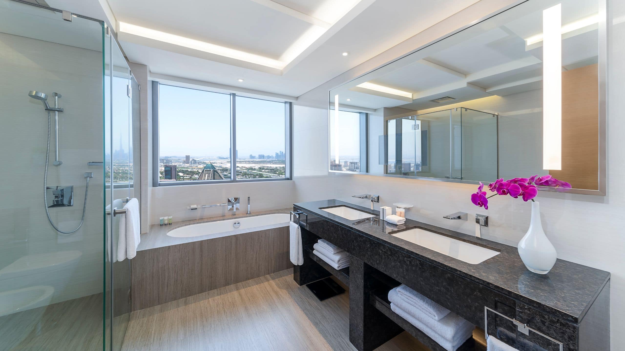 Hyatt Regency Dubai Creek Heights Suite Bathroom