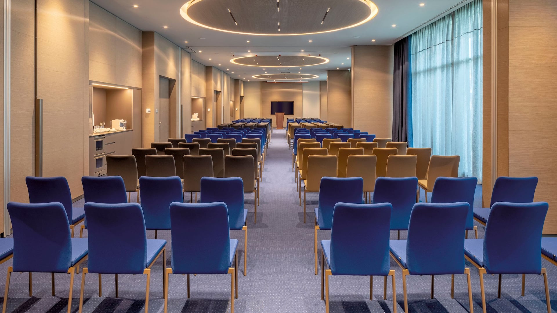 5 of 5 Hyatt Regency Algiers Airport Meeting Room Theatre Setup