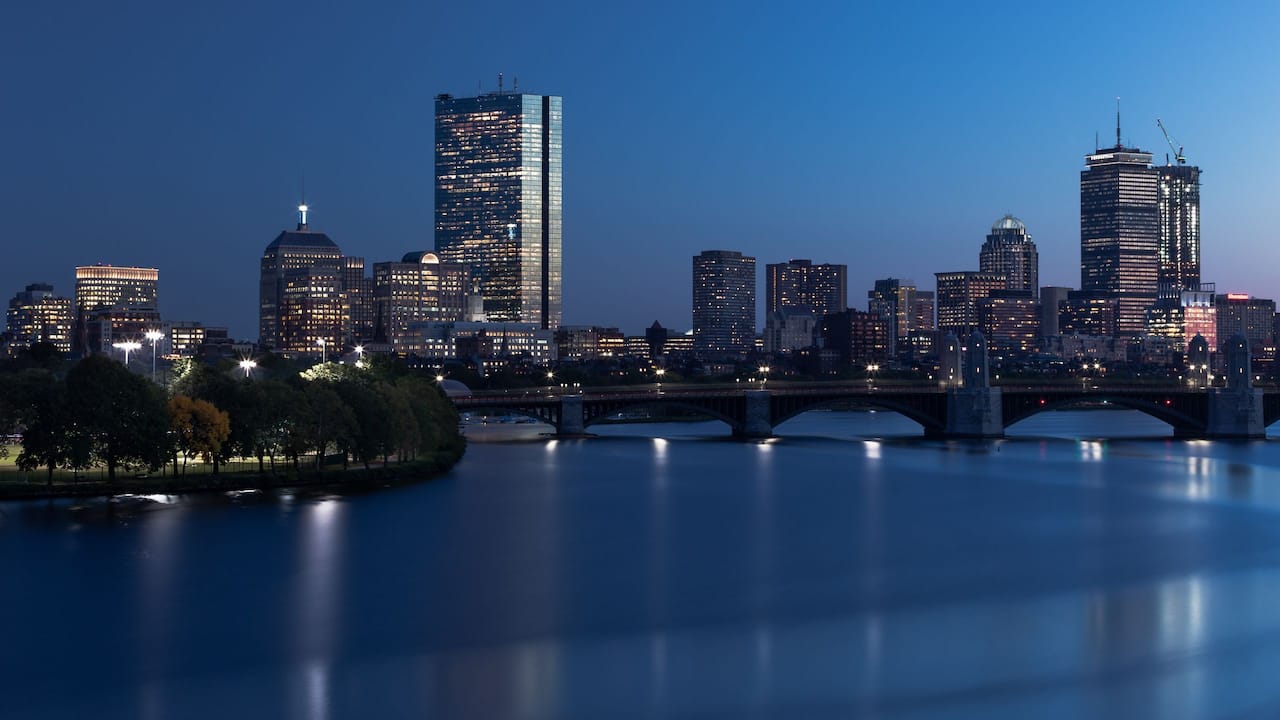 Hyatt House City Skyline