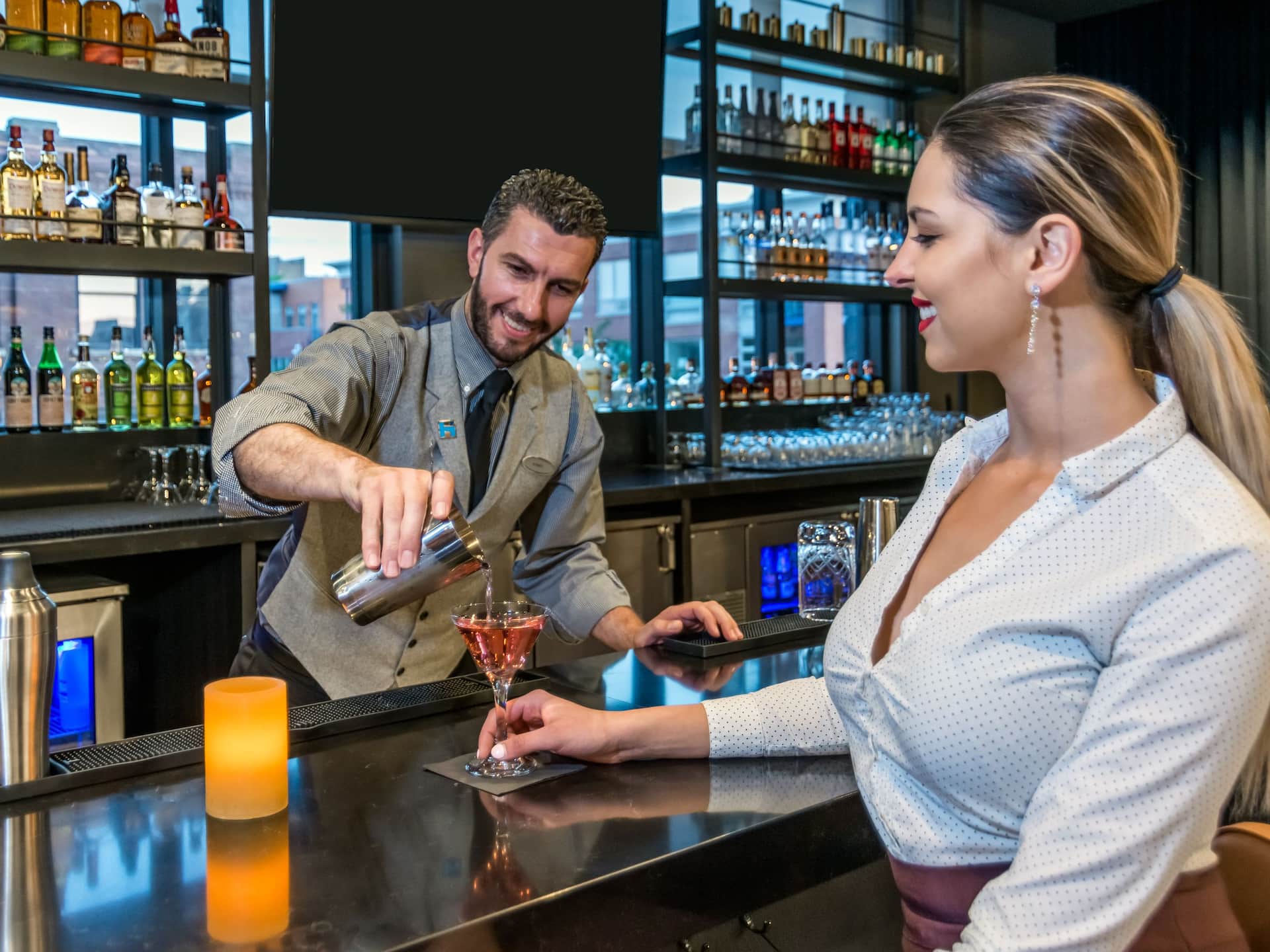 Hyatt House Chicago / West Loop-Fulton Market Woman At H Bar