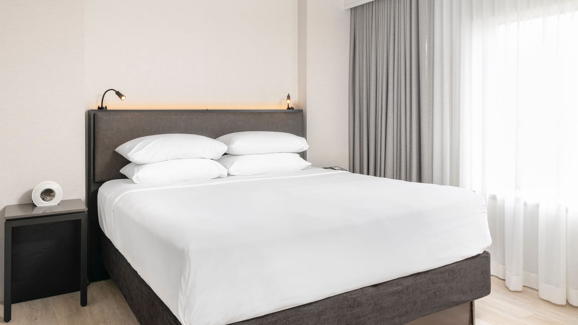 5 von 5 Hyatt Regency Deerfield Two Bed Suite Bedroom
