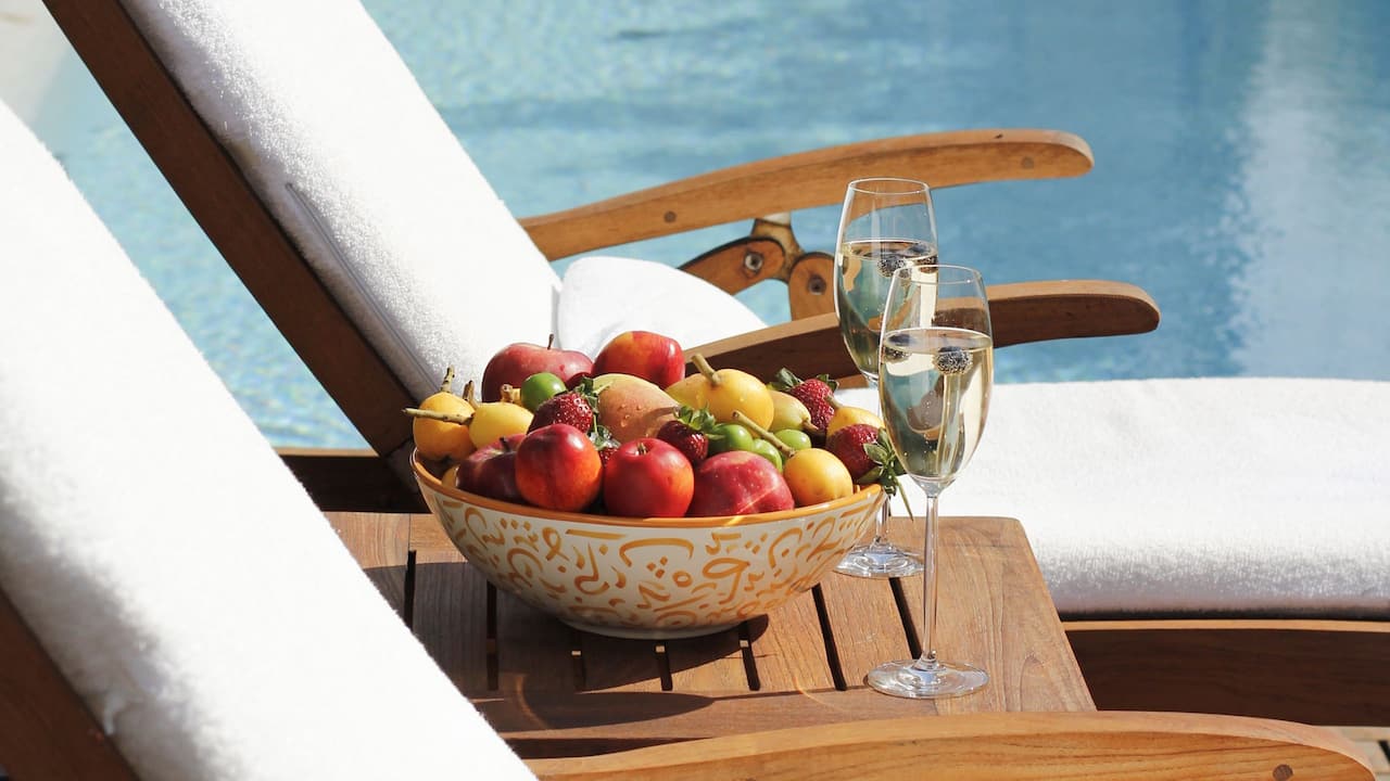 Nişantaşı Terrace pool with fruit
