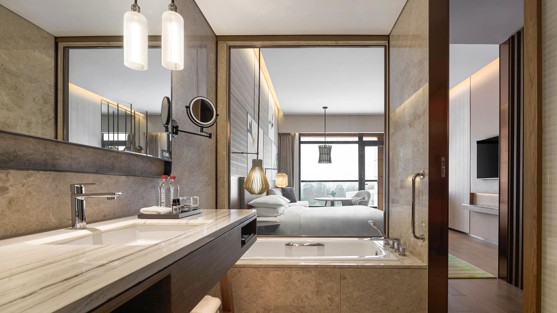2/2 Hyatt Regency Beijing Shiyuan King Bed Bathroom